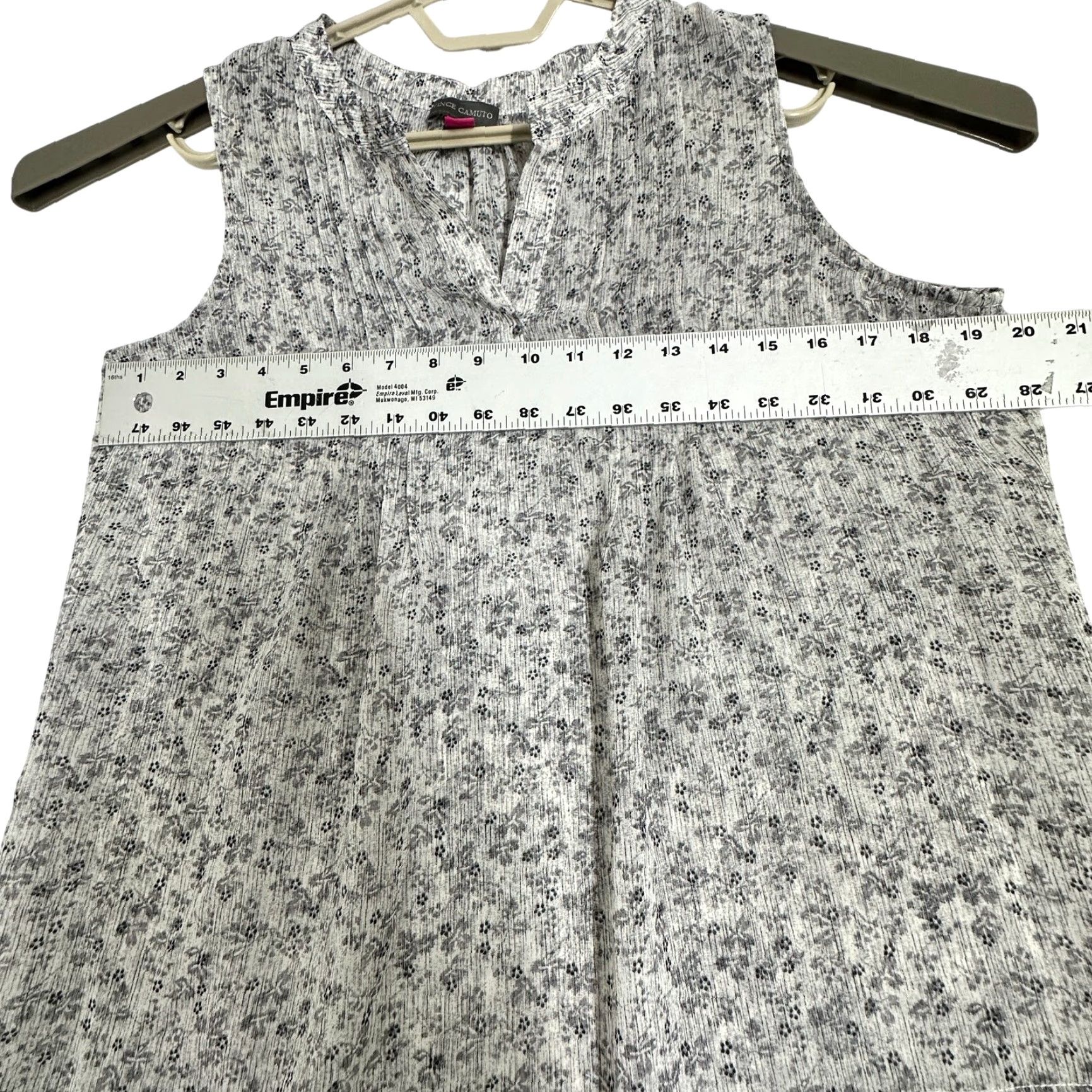 Vince Camuto Vince Camuto Blouse Shirt Sleeveless Gray Floral Pintuck Tank Top Sheer Chiffon Size S Women Hot Pink? Size S / US 4 / IT 40 - 5 Thumbnail