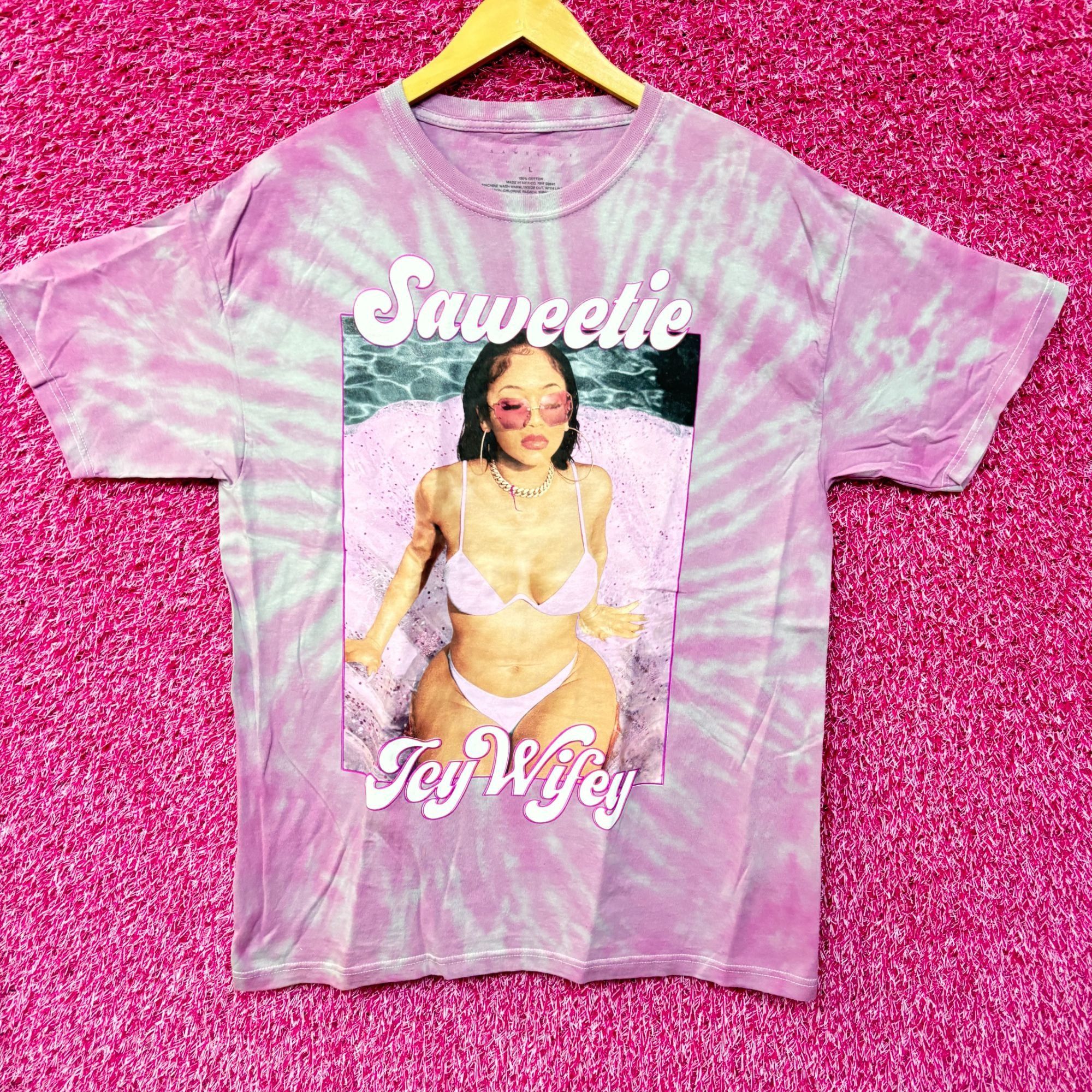 Rap Tees Saweetie Icy Wifey tiedye rap tee size Large Size US L / EU 52-54 / 3 - 1 Thumbnail