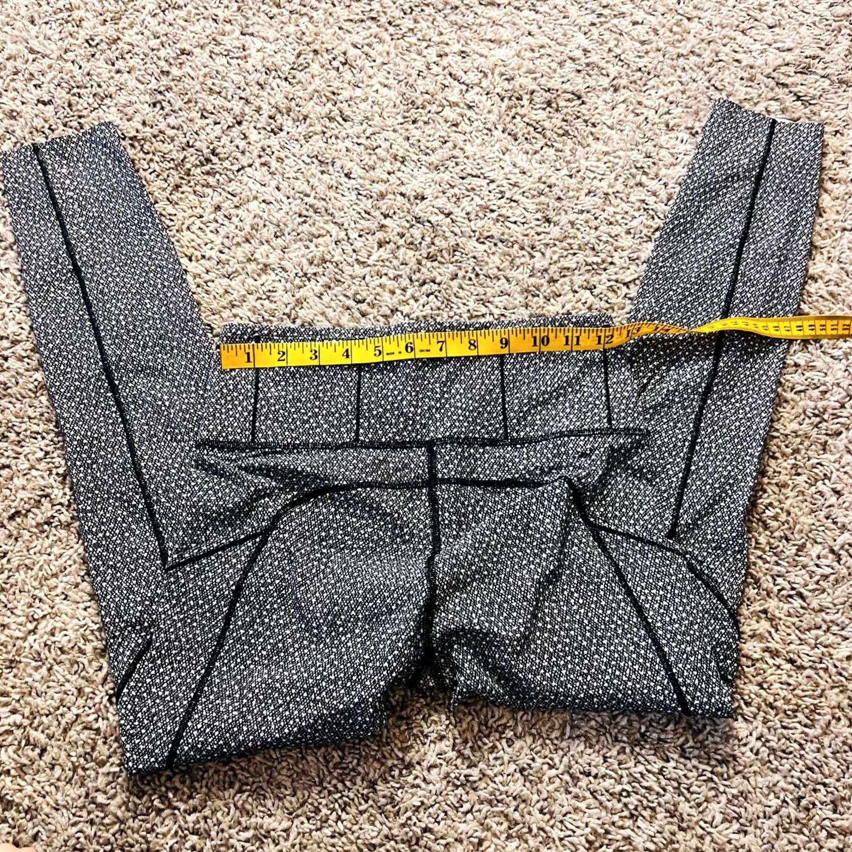 Lululemon VINTAGE Lululemon Run Fast Training Leggings Pockets Athletic Yoga Black White SZ 6 Womens Size 28" / US 6 / IT 42 - 3 Thumbnail