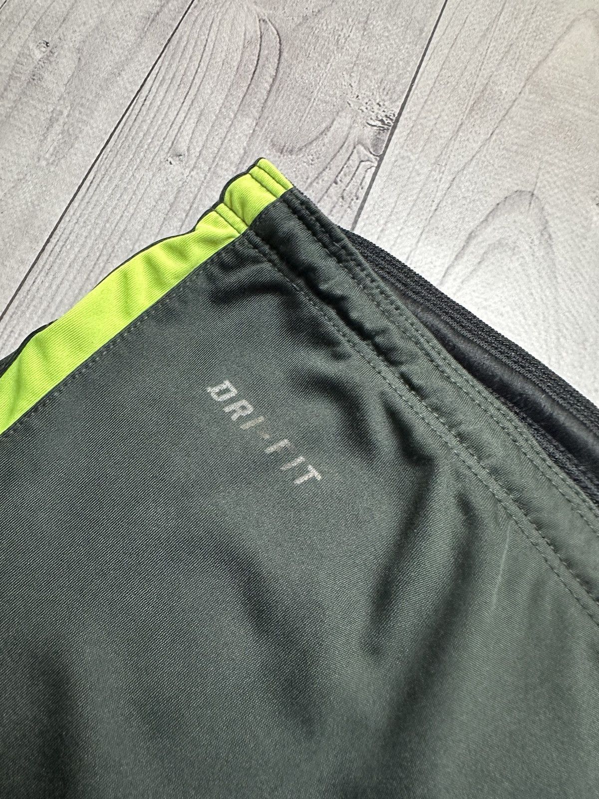 Nike × Vintage Vintage Nike Brasil soccer shorts Brazil size M/L Size US 32 / EU 48 - 4 Thumbnail