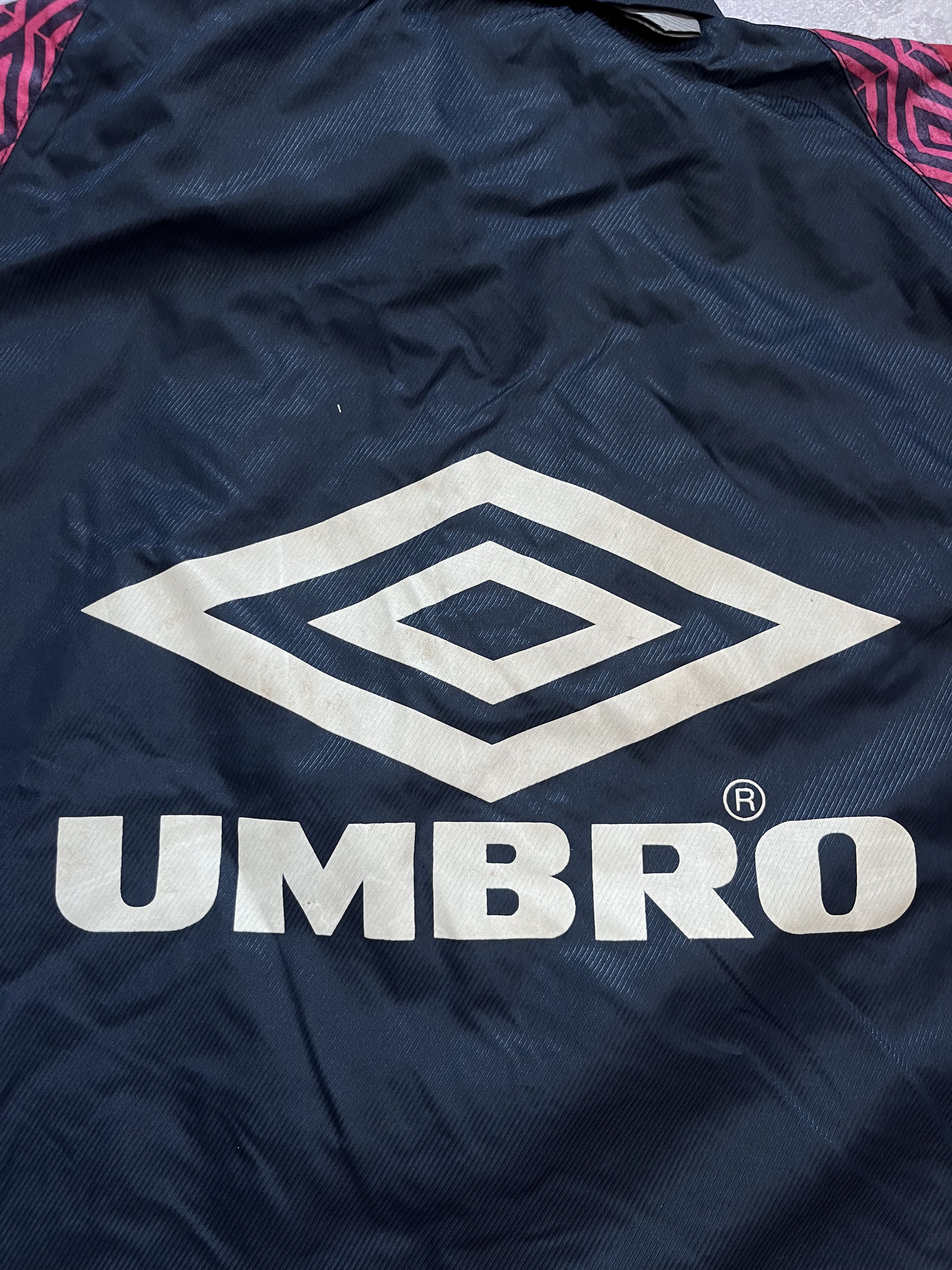 Umbro UMBRO PRO TRAINING FOOTBALL JACKET RAINCOAT JACKET VINTAGE Size US L / EU 52-54 / 3 - 5 Thumbnail