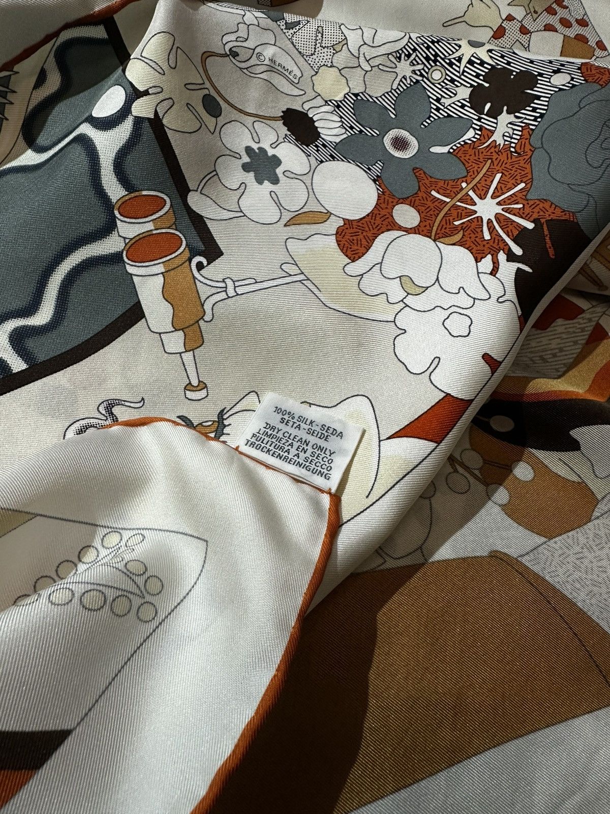 Hermes Authentic HERMES ScarfCarre 90 CA DECOIFFE 100% Silk Japan Size ONE SIZE - 13 Thumbnail