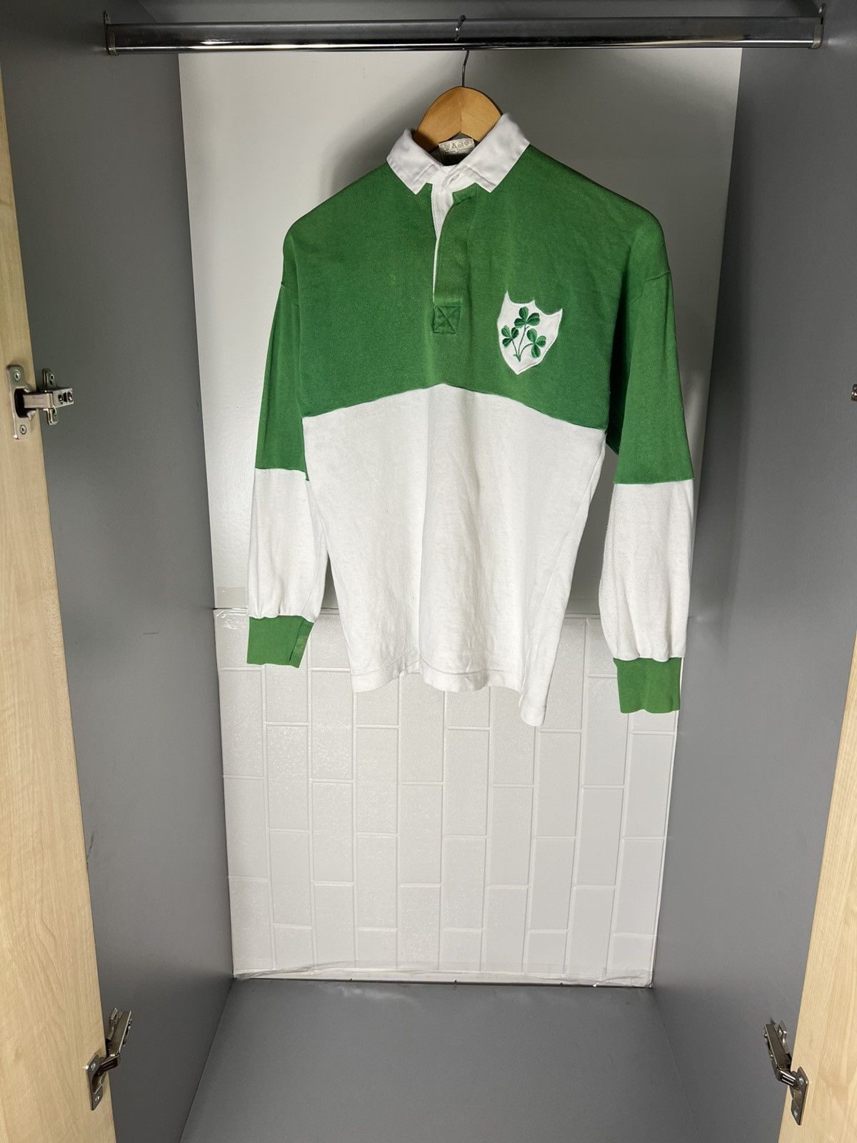 Canterbury of New Zealand VINTAGE PAVILION IRELAND RUGBY RETRO JERSEY BLOKE Y2K 90s Size US S / EU 44-46 / 1 - 5 Thumbnail
