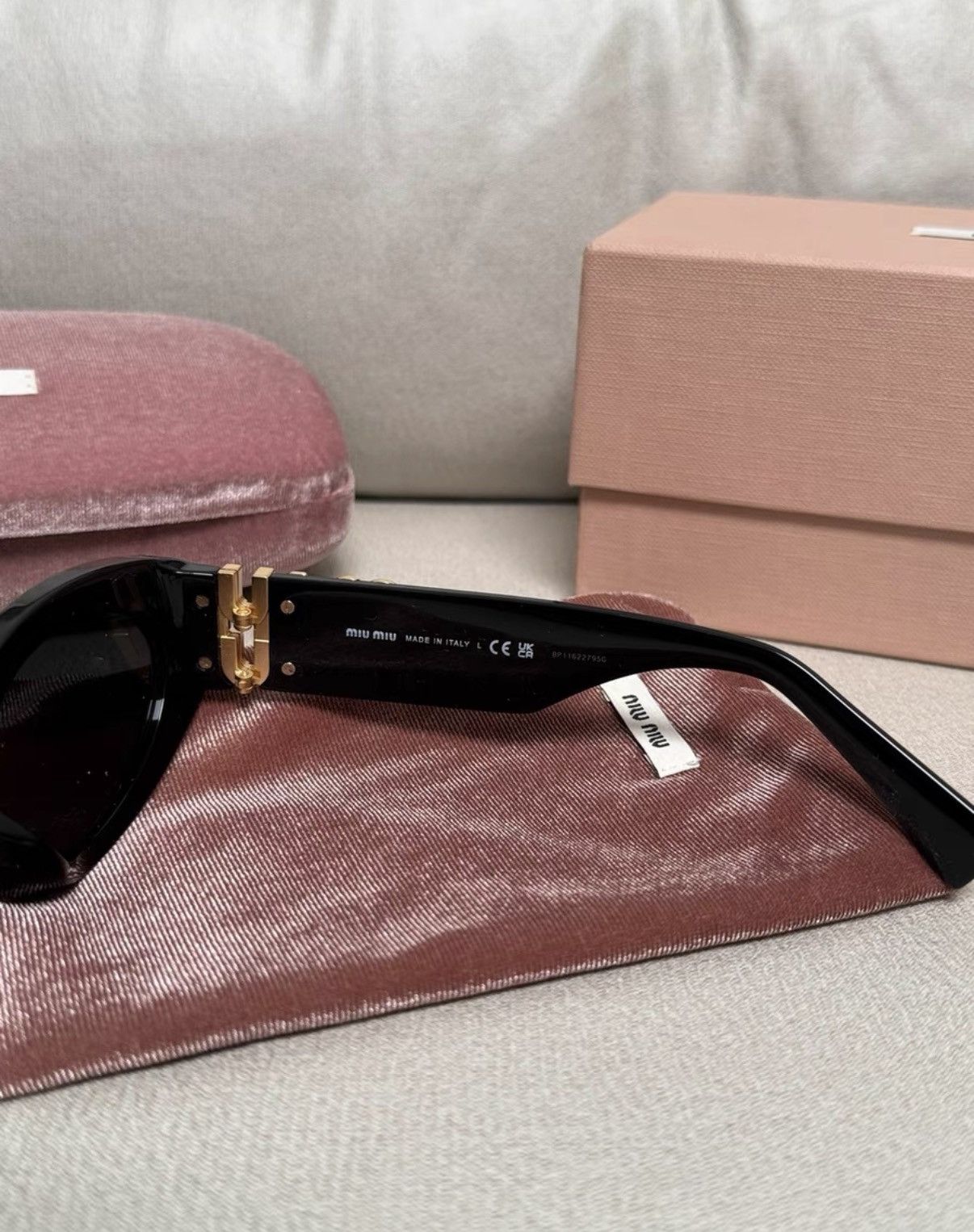 Miu Miu MIUMIU Sunglasses 11W Black Brand New Unused.K6 Size ONE SIZE - 6 Thumbnail