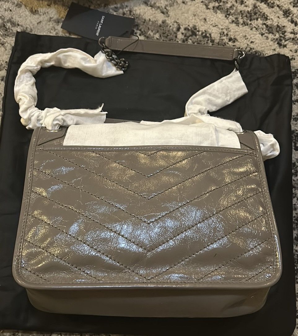 Saint Laurent Paris Saint Laurent Medium Niki Chain Leather Shoulder Bag Size ONE SIZE - 7 Thumbnail