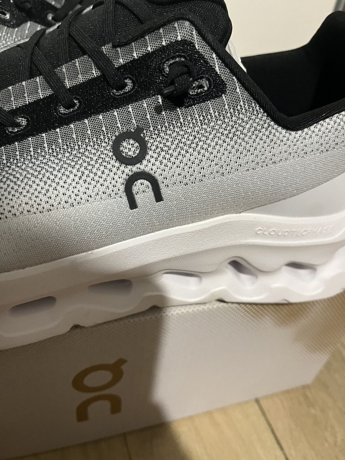 On On cloudilt , black/white , size:us:11 , eu:45 Size US 12 / EU 45 - 7 Thumbnail