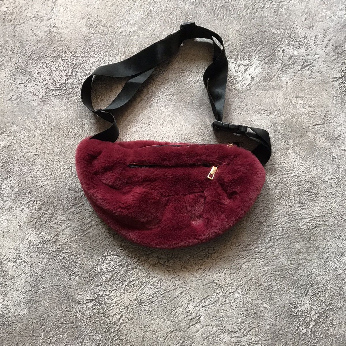 Vintage Vintage Y2K Fuzzy Banana Bag Japanese Archive Streetwear OS Size ONE SIZE - 2 Thumbnail