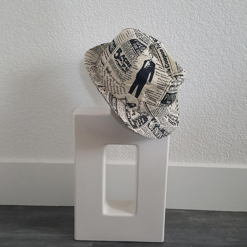 Moschino White Black Newspaper Moschino Rare Fedora Size ONE SIZE - 1 Thumbnail