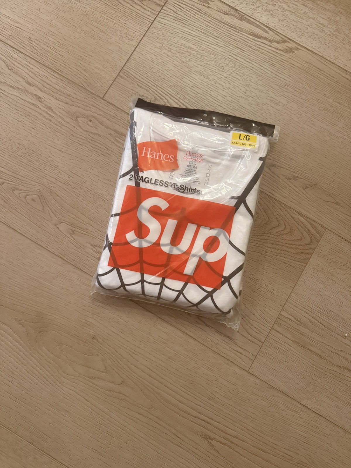 Supreme Supreme Hanes Spiderman Web Tee Size US L / EU 52-54 / 3 - 1 Thumbnail