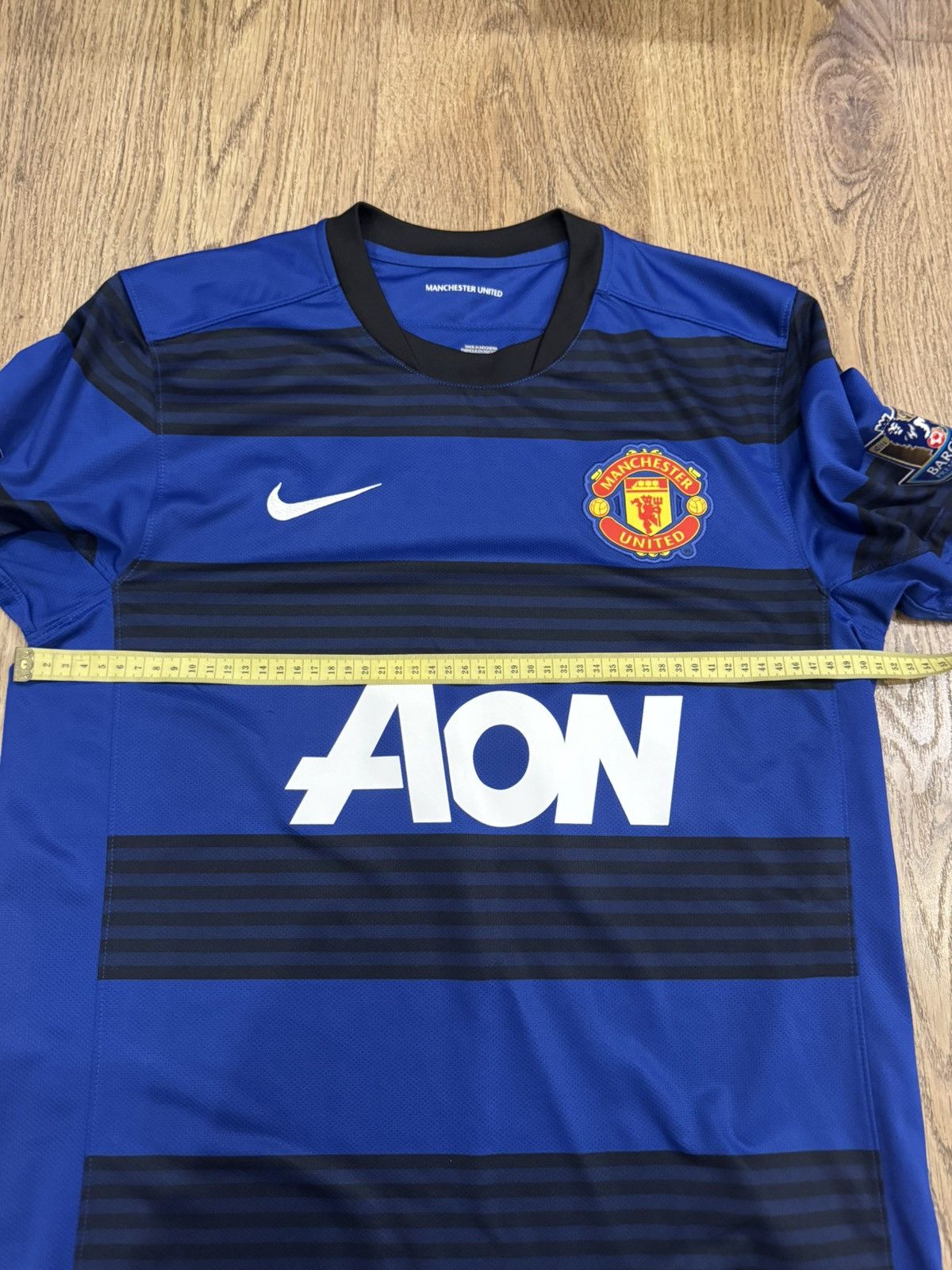 Adidas MANCHESTER UNITED 2011 2013 JERSEY NIKE 423935-403 SIZE M Size US M / EU 48-50 / 2 - 3 Thumbnail