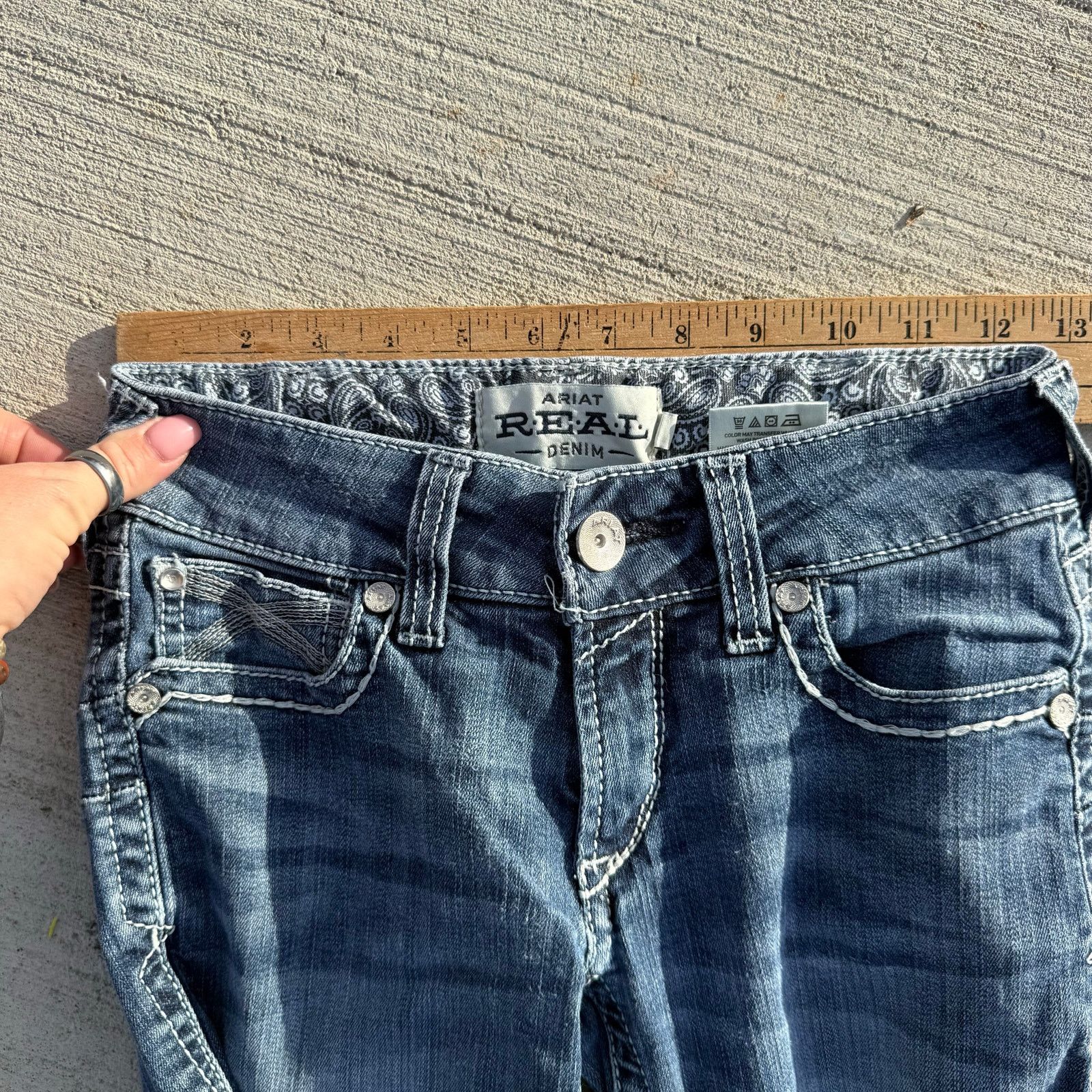 Ariat Ariat 25R Mid Rise Stretch Ivy Stackable Straight Leg Jeans Size 25" / US 0 / IT 36 - 7 Thumbnail