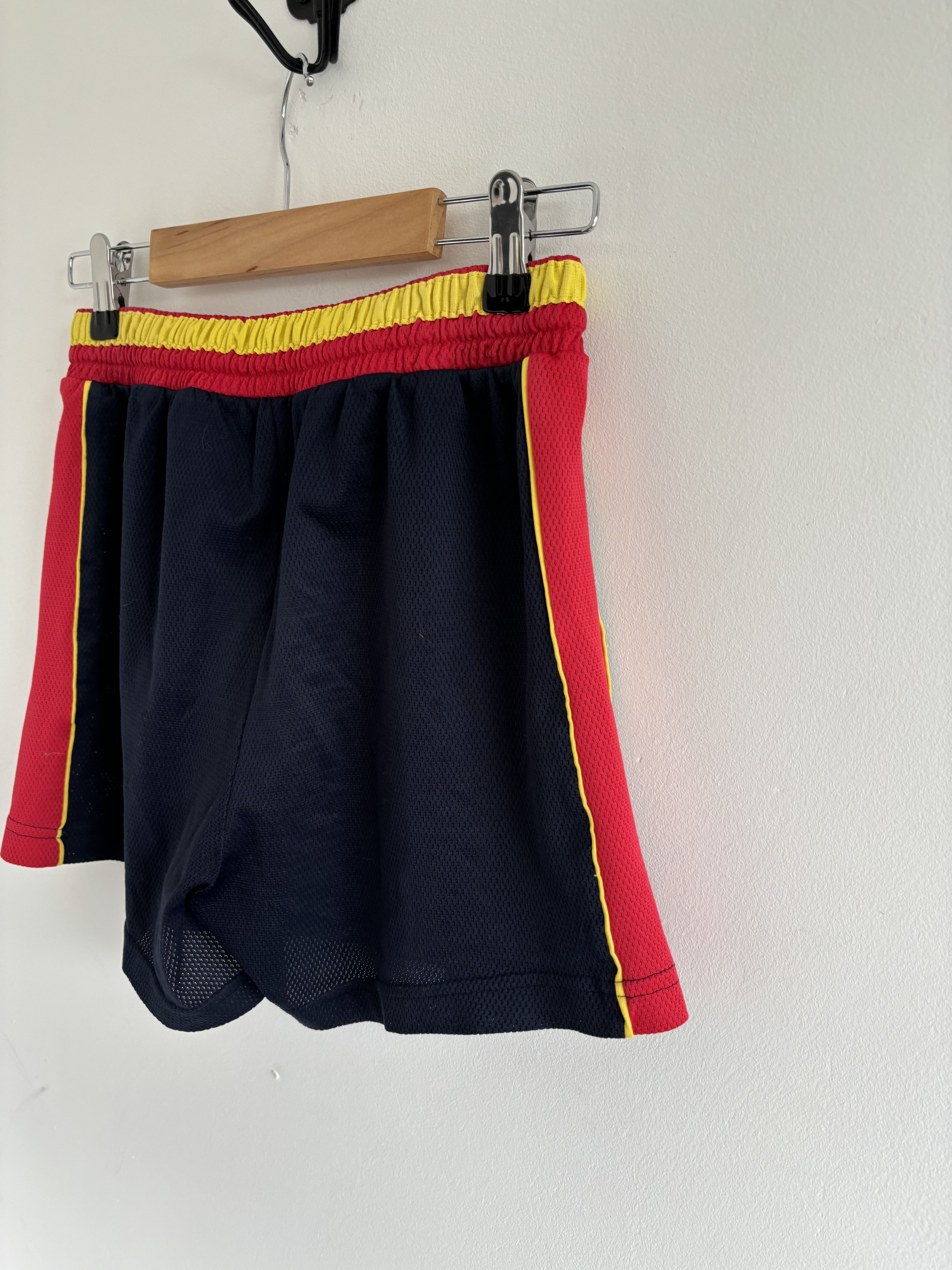 Reebok Liverpool Reebok 1997/99 Team Soccer Shorts Size US 28 / EU 44 - 5 Thumbnail