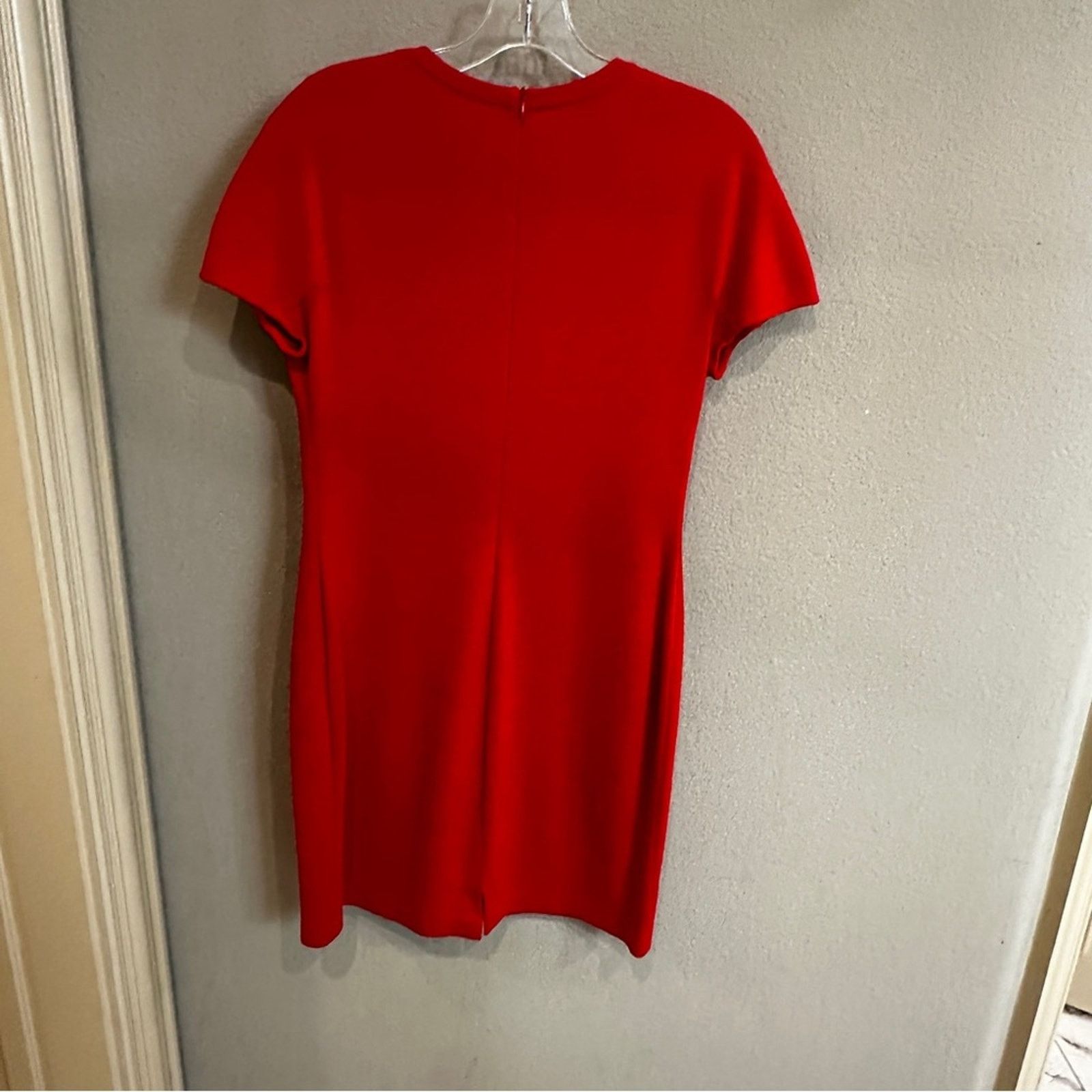 St. John St. John Red Knit Cutout Sheath Cocktail Dress Short Sleeve Size M / US 6-8 / IT 42-44 - 5 Thumbnail