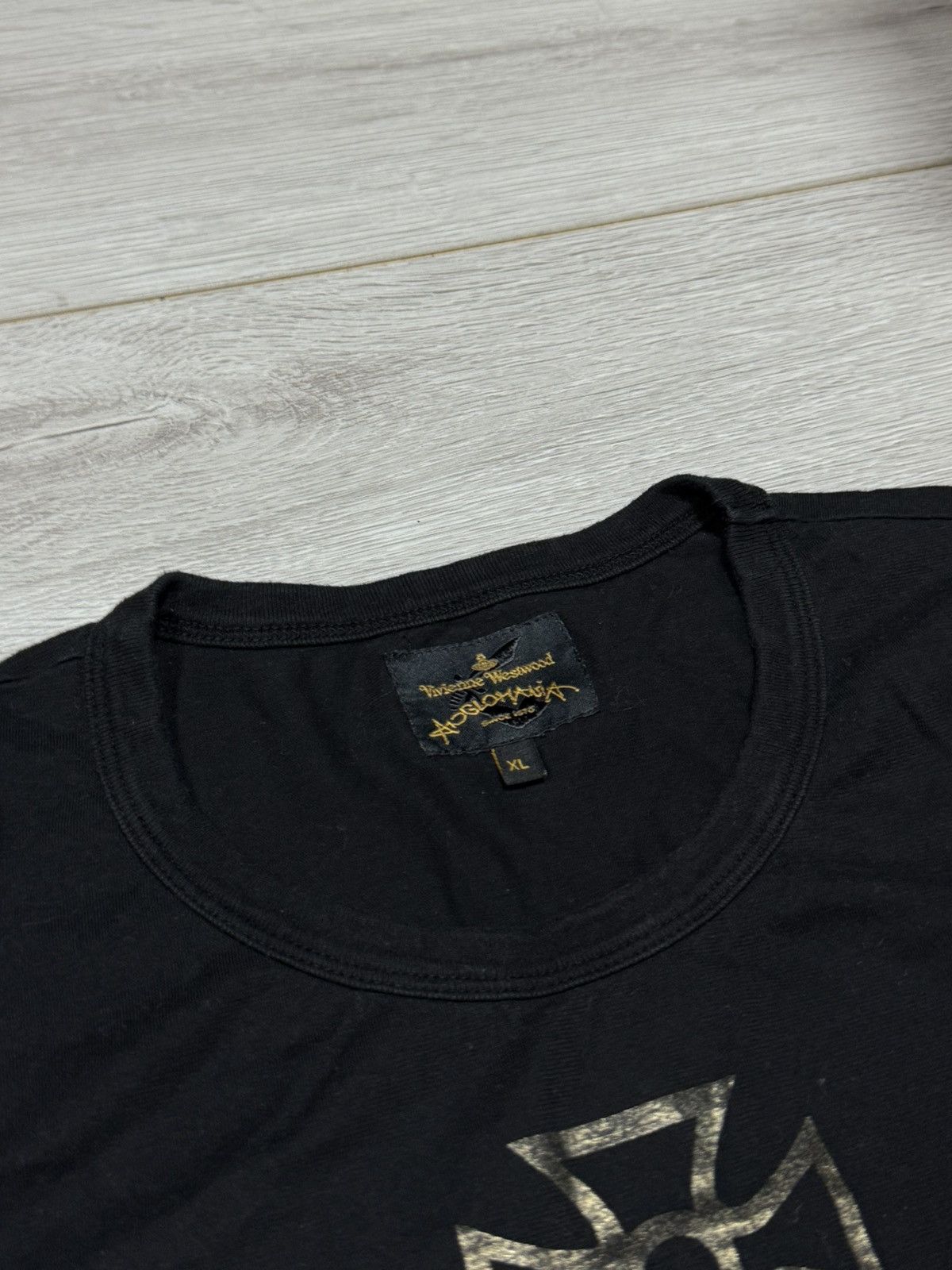 Vivienne Westwood Vivienne Westwood big gold foil jeans orb tee shirt black Size US XL / EU 56 / 4 - 6 Thumbnail