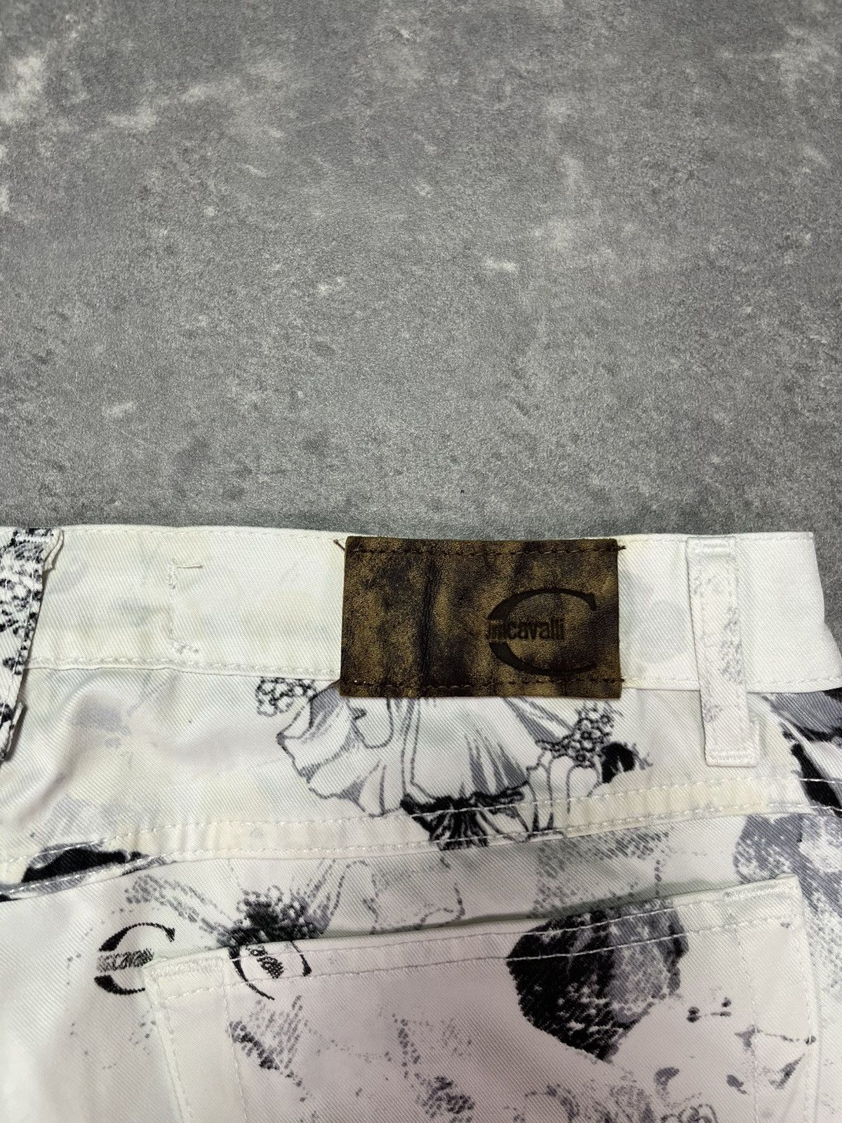 Just Cavalli 00s Just Cavalli Floral Print Flared Denim Jeans 32 Faded Size US 32 / EU 48 - 16 Thumbnail