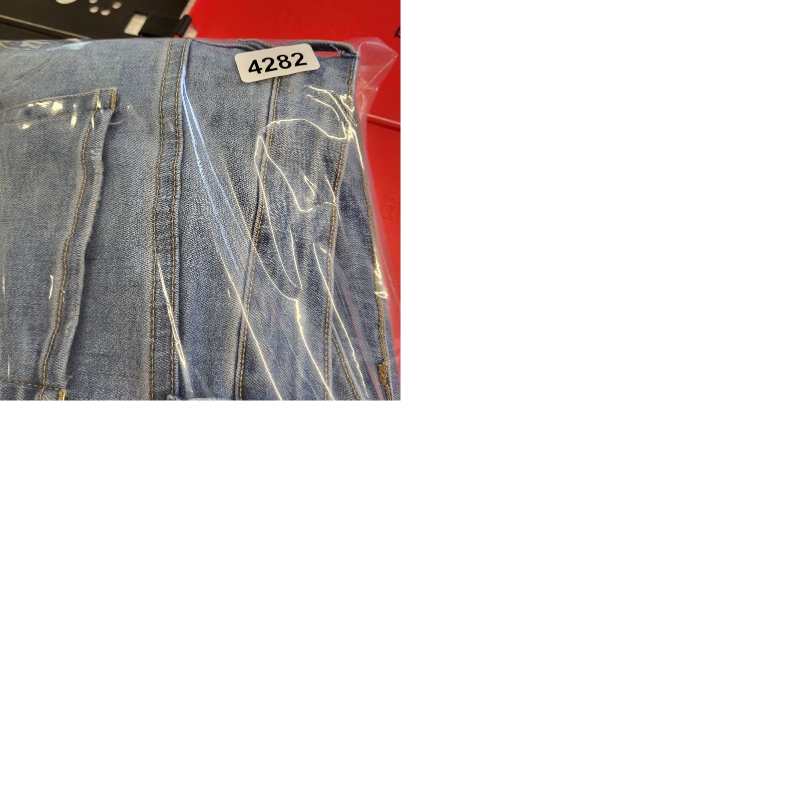 Vintage YMI Capri Jeans Womens Size 13/31 Blue Medium Wash Stretch Professionally Hemmed Size 34" / US 12 / IT 48 - 9 Thumbnail