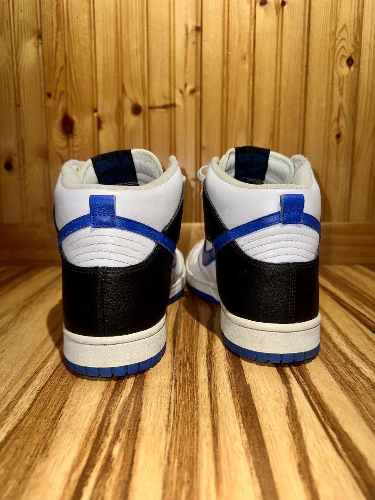 Nike 2008 Nike White Black and Blue Accents Size 9 Size US 9 / EU 42 - 8 Thumbnail