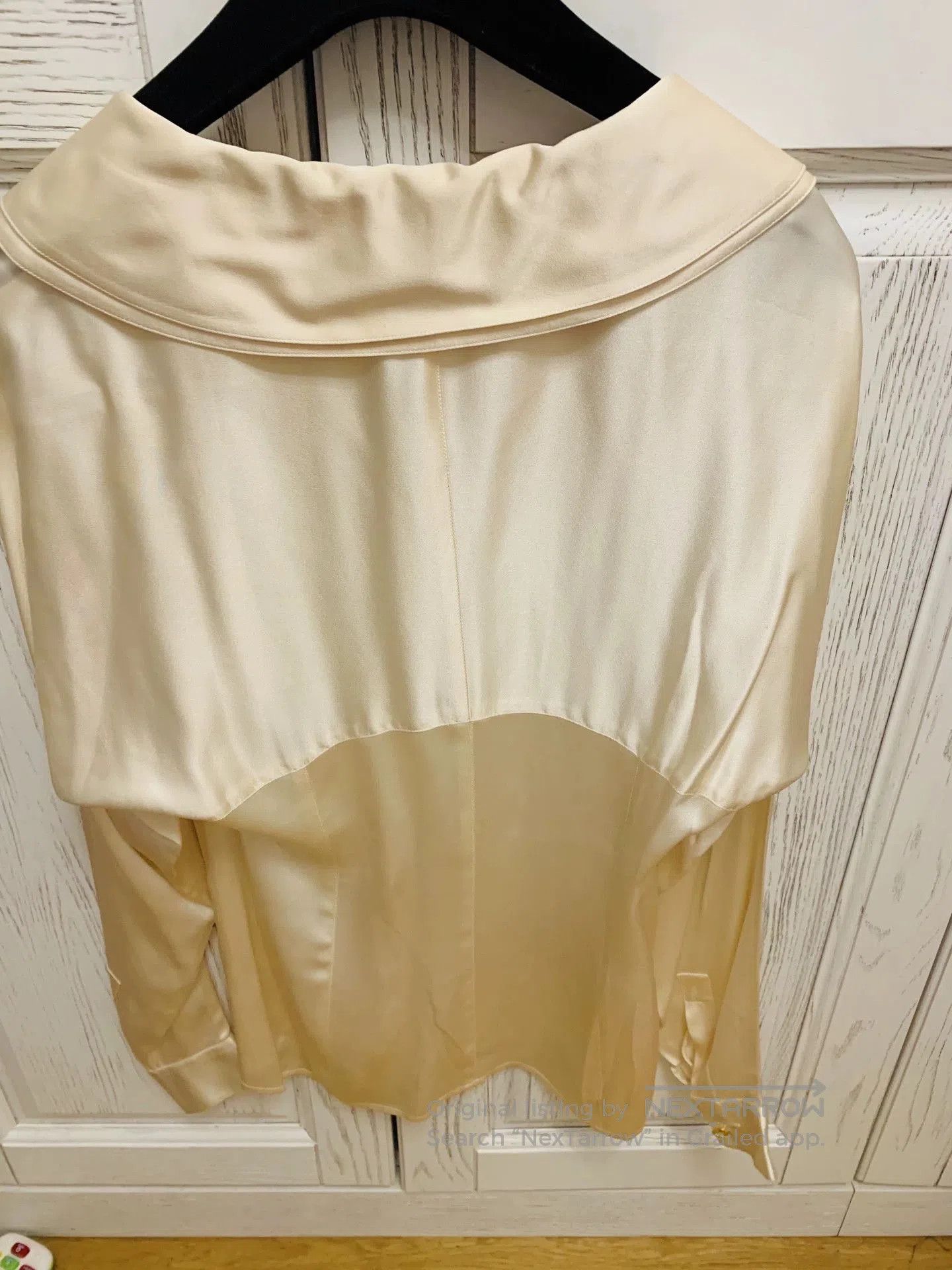Chanel Chanel Vintage Beige Satin Silk Shirt. Size S / US 4 / IT 40 - 5 Thumbnail