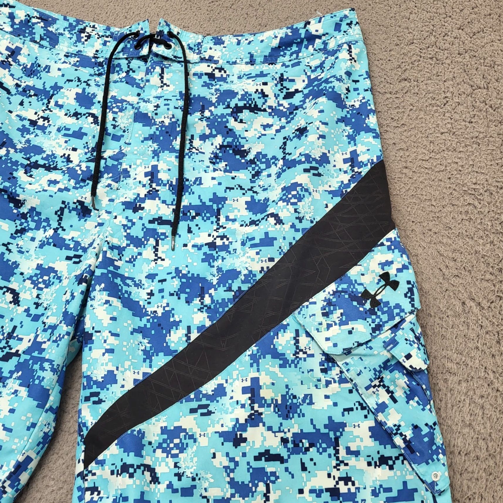 Under Armour Under Armour Bottom Men’s Size 40 Blue Digital Camo Pixelated Swim Trunks Size US 40 / EU 56 - 4 Thumbnail