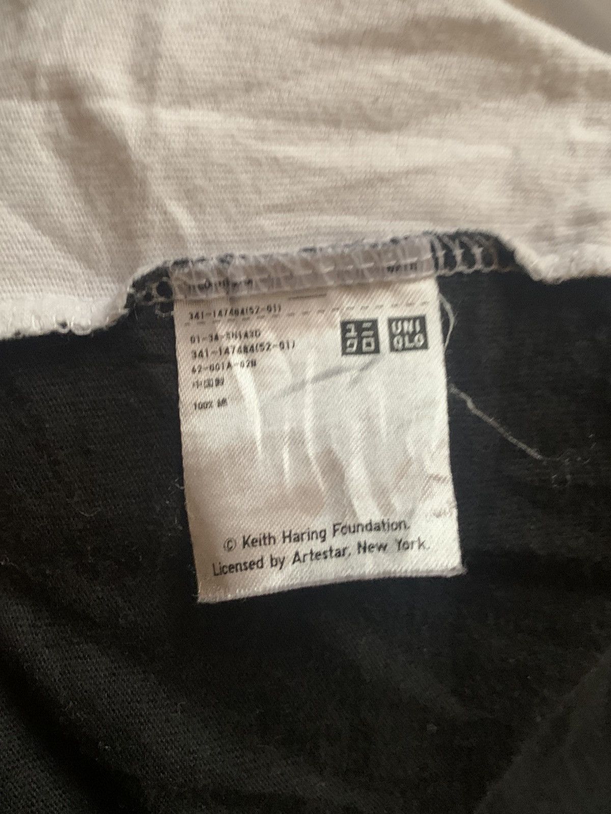 Uniqlo Uniqlo X Keith Haring Size US M / EU 48-50 / 2 - 5 Thumbnail