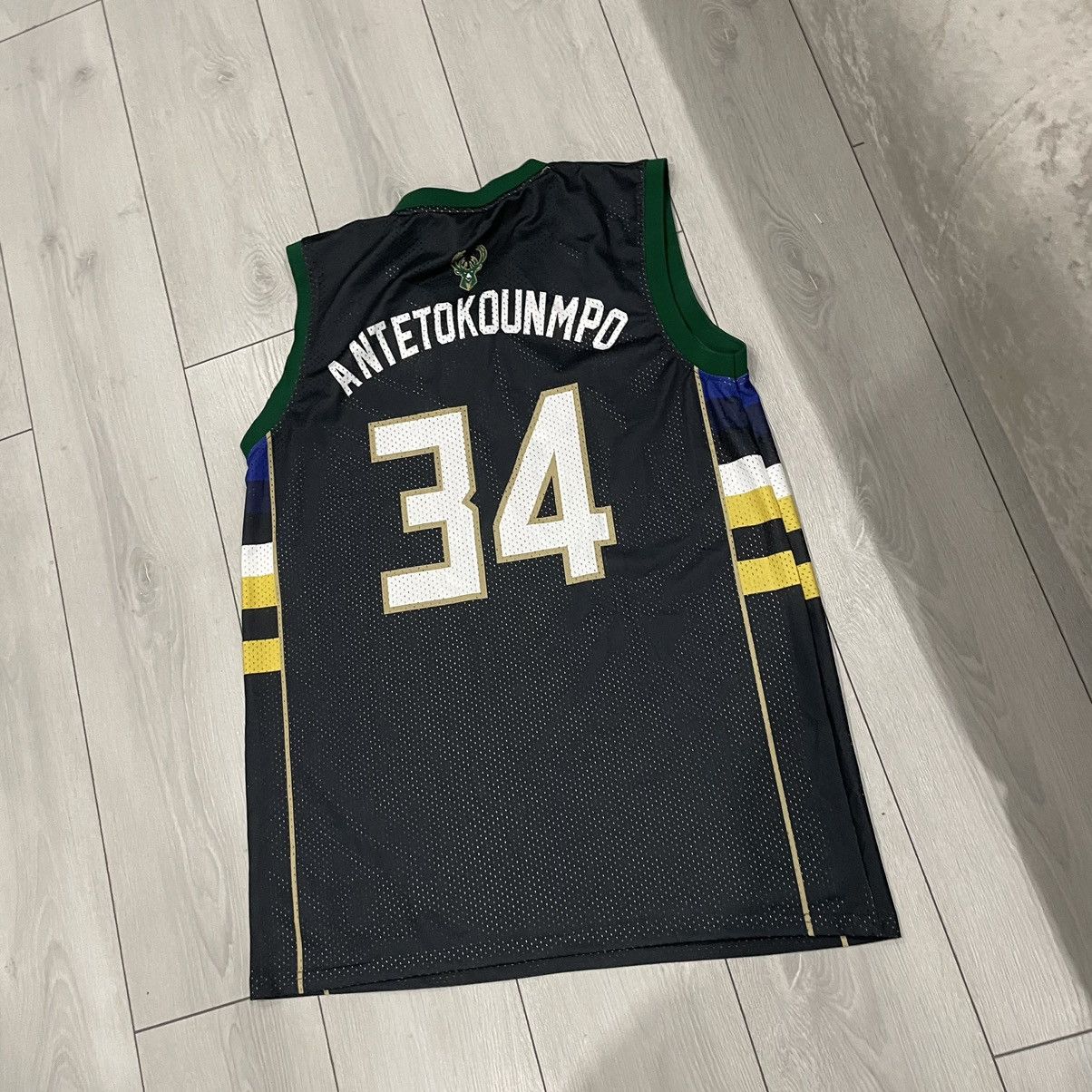 NBA × Nike Giannis Antetokounmpo nike Milwaukee Bucks City Jersey shirt Size US XXL / EU 58 / 5 - 2 Thumbnail