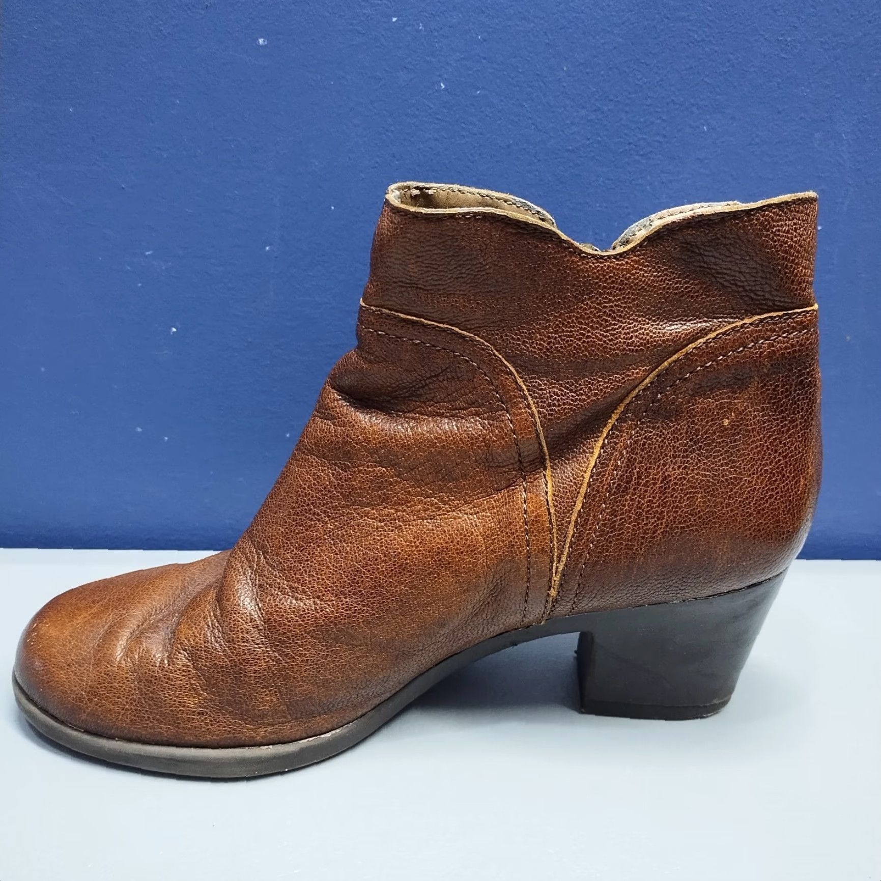 Vintage Acrobatic Ankle Boots Womens 7M Brown Leather Round Toe Block Heels Side Zip Size US 7 / IT 37 - 4 Thumbnail