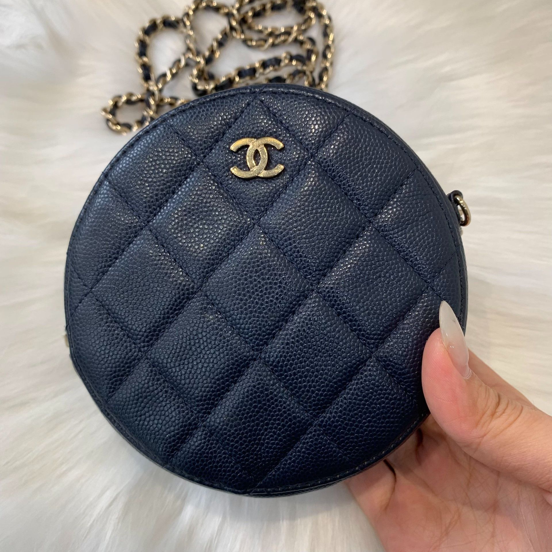 Chanel Pre-loved Bag Very good condition Size ONE SIZE - 1 Thumbnail