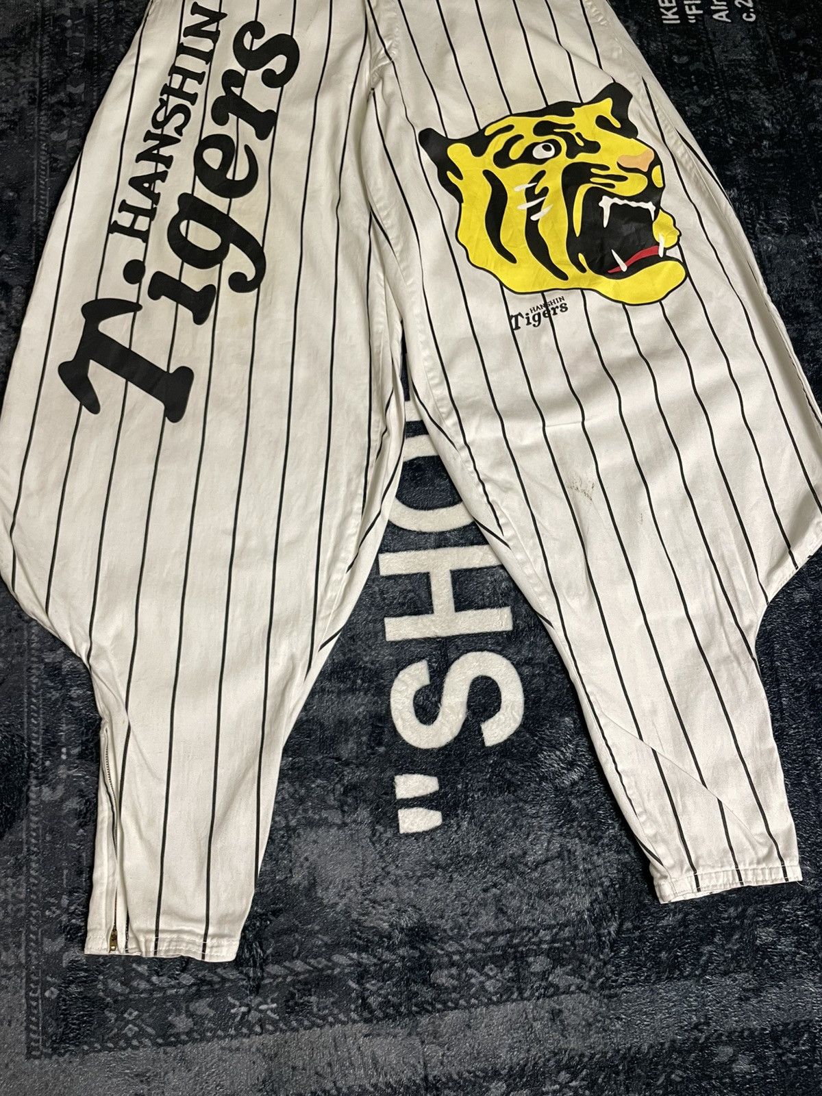 Japanese Brand Toraichi Tobishozoku X Hanshin Tigers Pant Size US 33 - 3 Thumbnail