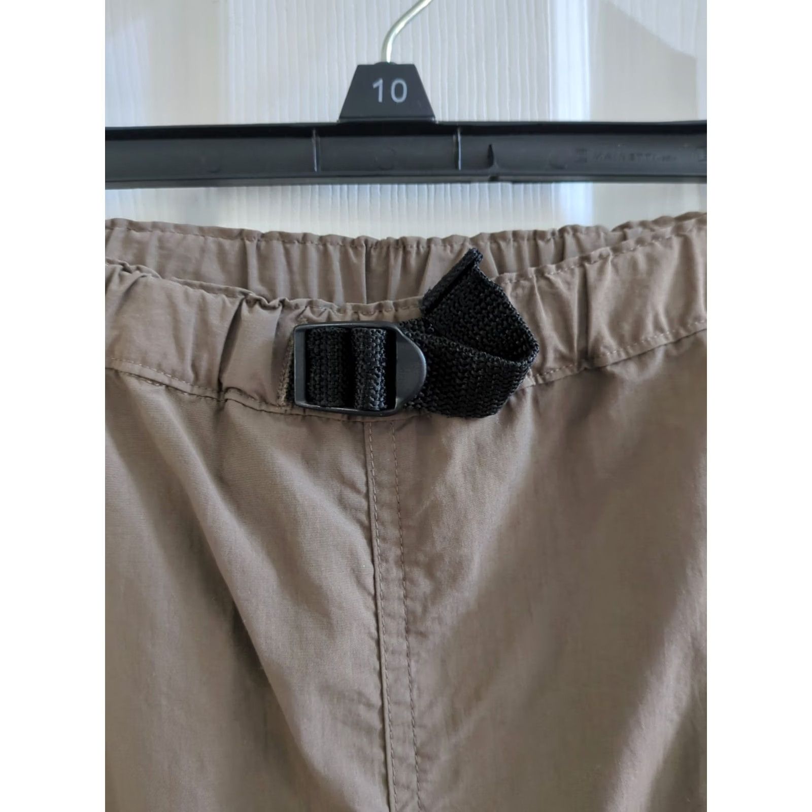 Vintage VINTAGE TravelSmith Women’s Pant Khaki Lightweight Hiking Size Small Nylon Pocket Buckle Size 28" / US 6 / IT 42 - 2 Thumbnail
