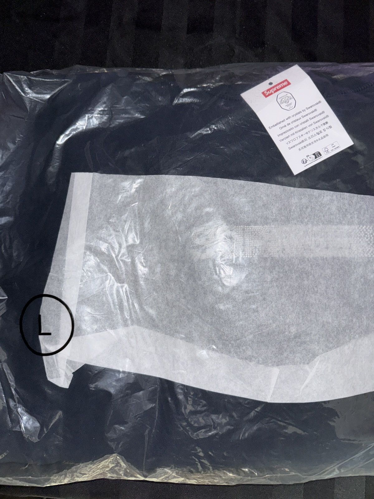 Supreme × Swarovski Supreme X Swarovski Motion Logo Size US L / EU 52-54 / 3 - 3 Thumbnail