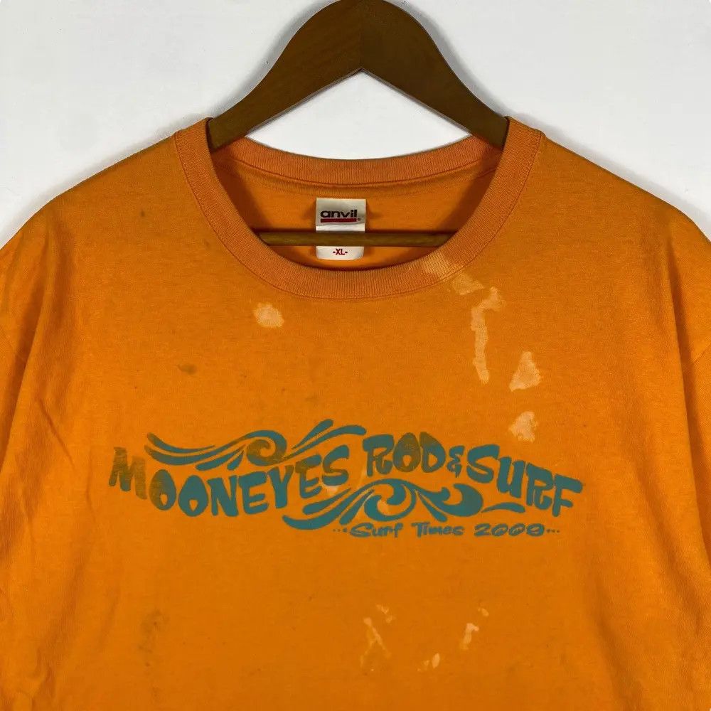 Other MOONEYES ROD & SURF Surf Times 2000 Distressed Tee Shirt Size US XL / EU 56 / 4 - 4 Thumbnail