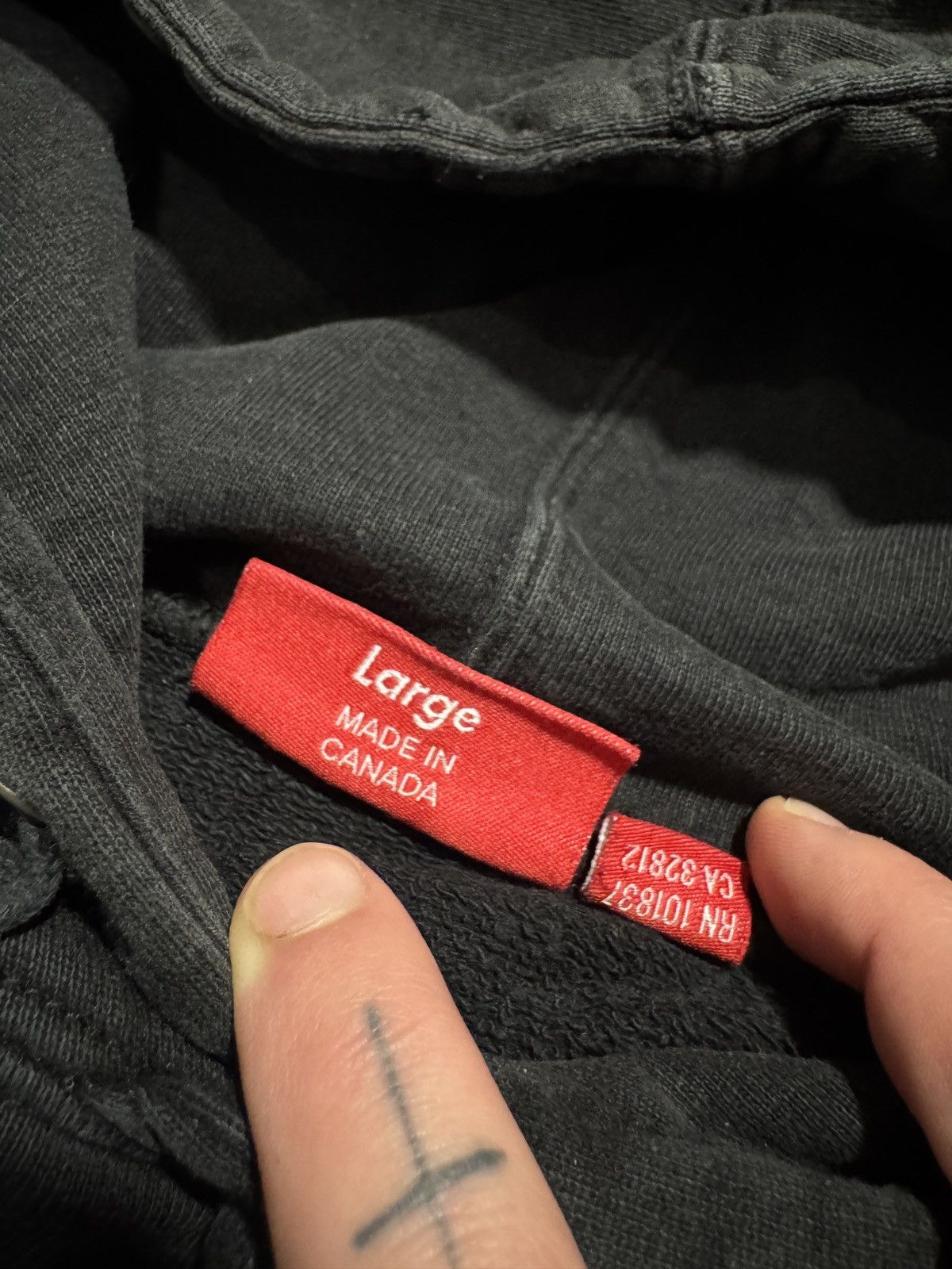 Supreme Supreme World Famous Arc Gold Logo Size US L / EU 52-54 / 3 - 5 Thumbnail