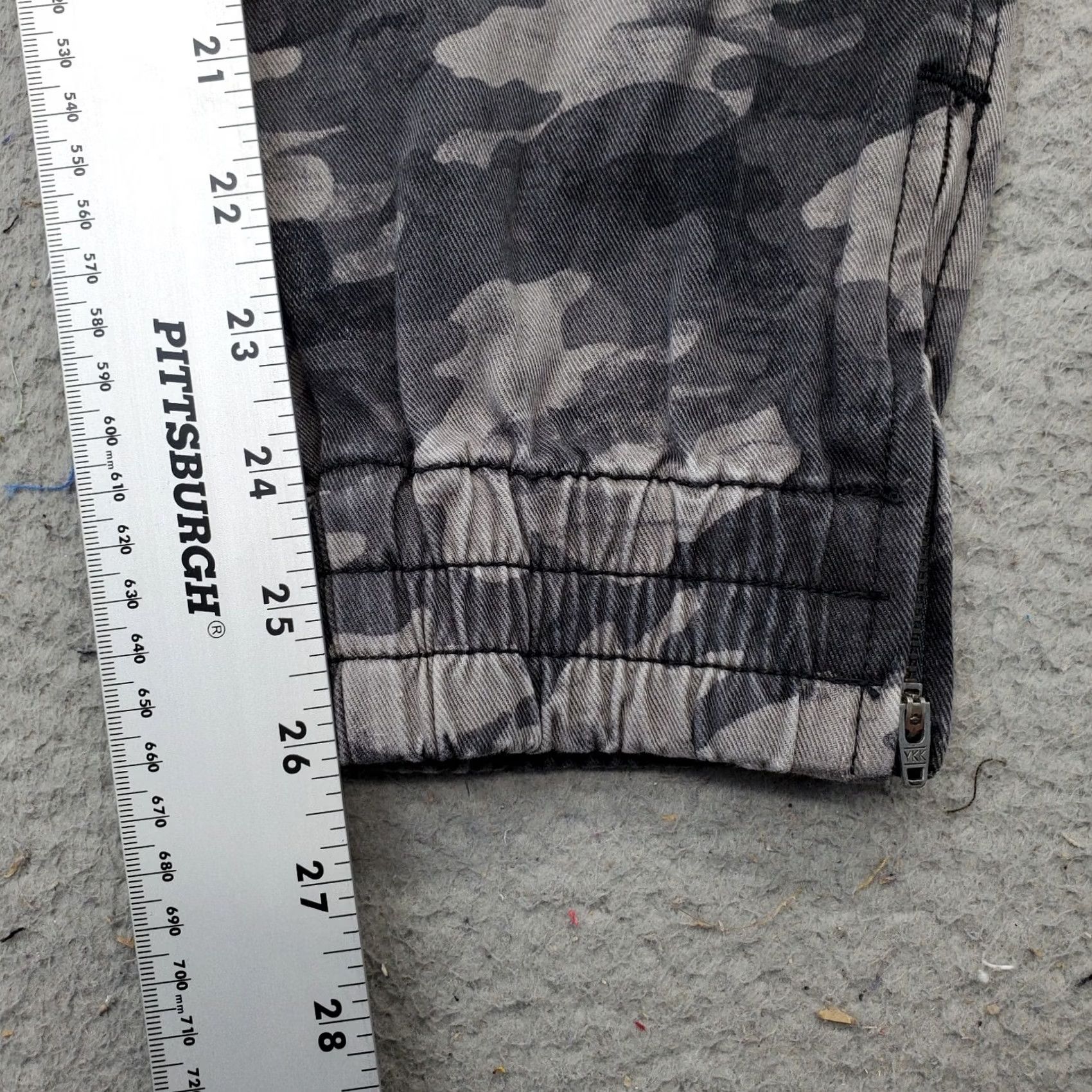 Spanx Spanx Jogger Pants Womens M Multicolor Camouflage Elastic Waist Inseam 26.25" Tapered Front Flat Pockets Casual Pants Mens? Womens Size 32" / US 10 / IT 46 - 4 Thumbnail