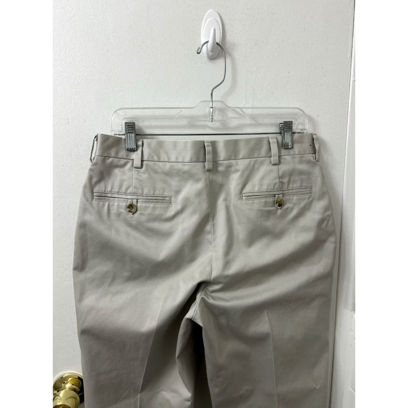 Jos. A. Bank Jos A Bank Travelers Collection Mens Chino Pants Beige Khaki 32x30 Slim Fit Size US 32 / EU 48 - 7 Thumbnail