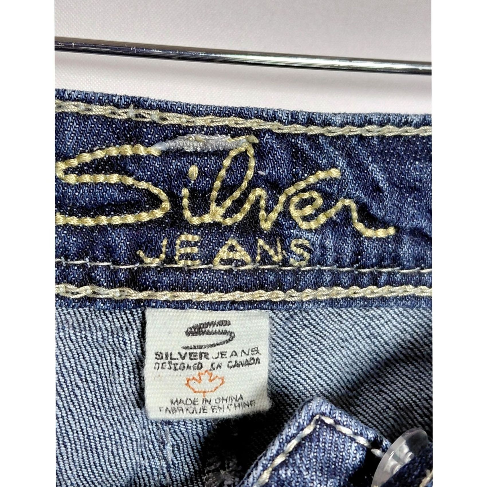 Vintage Silver Jeans Womens 24 Blue Tuesday Crop Denim Shorts Solid Regular Women Size Size 42" / US 20 - 5 Thumbnail
