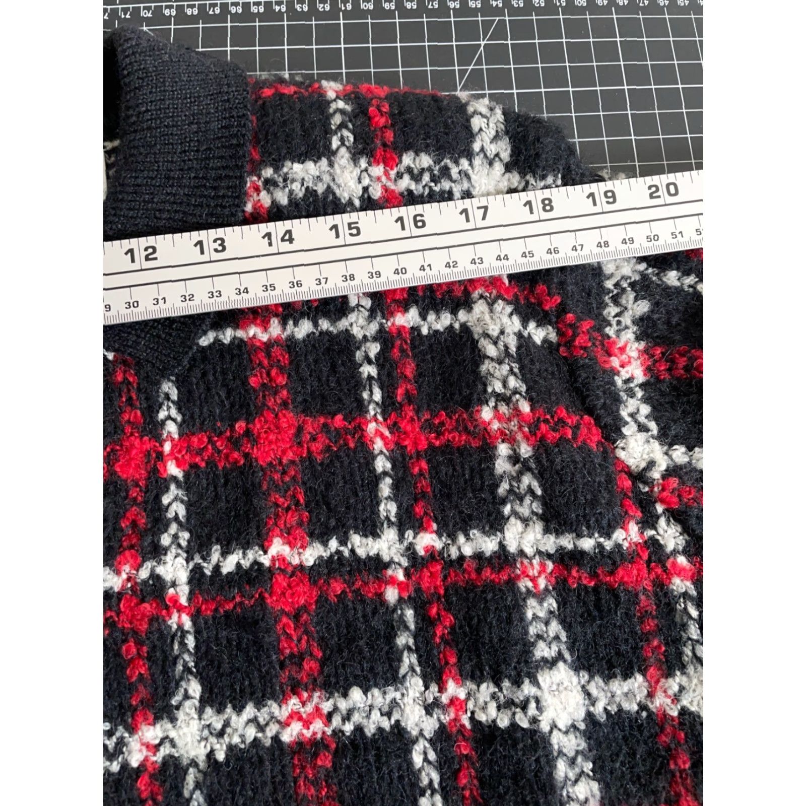 Vintage Vintage Yes Paul Harris Mohair Blend Cardigan Women's Large Red Black Plaid Sweater Collared Size L / US 10 / IT 46 - 7 Thumbnail