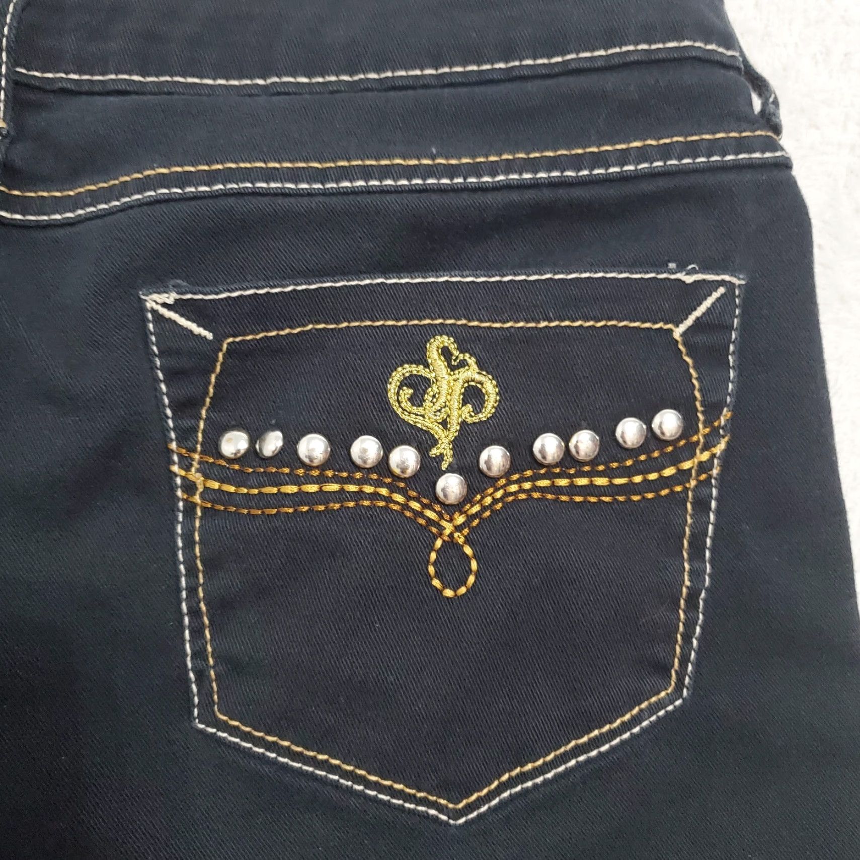 Southpole Southpole Denim Shorts Women 11 Black Embroidered Studded Pockets Stretch 5-Pocket Low Rise 90s Casual Jeans Shorts Womens Size 32" / US 10 / IT 46 - 4 Thumbnail