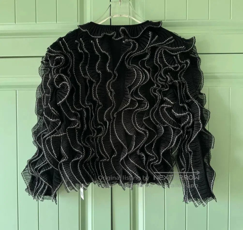 Alexander McQueen Alexander McQueen Black Ruffle Knit Top. Size S / US 4 / IT 40 - 2 Thumbnail
