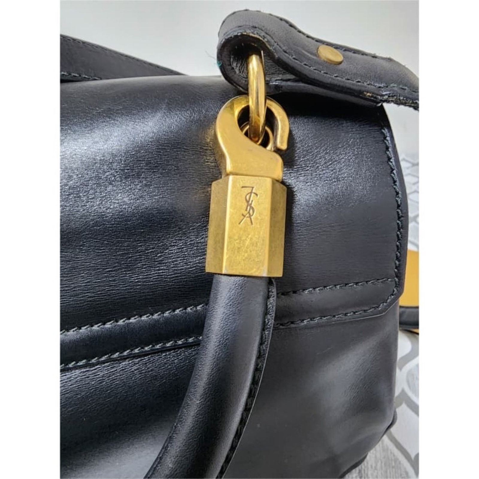 Yves Saint Laurent Saint Laurent Vintage Leather Envelope Dandy Flap Top Handle Size ONE SIZE - 5 Thumbnail