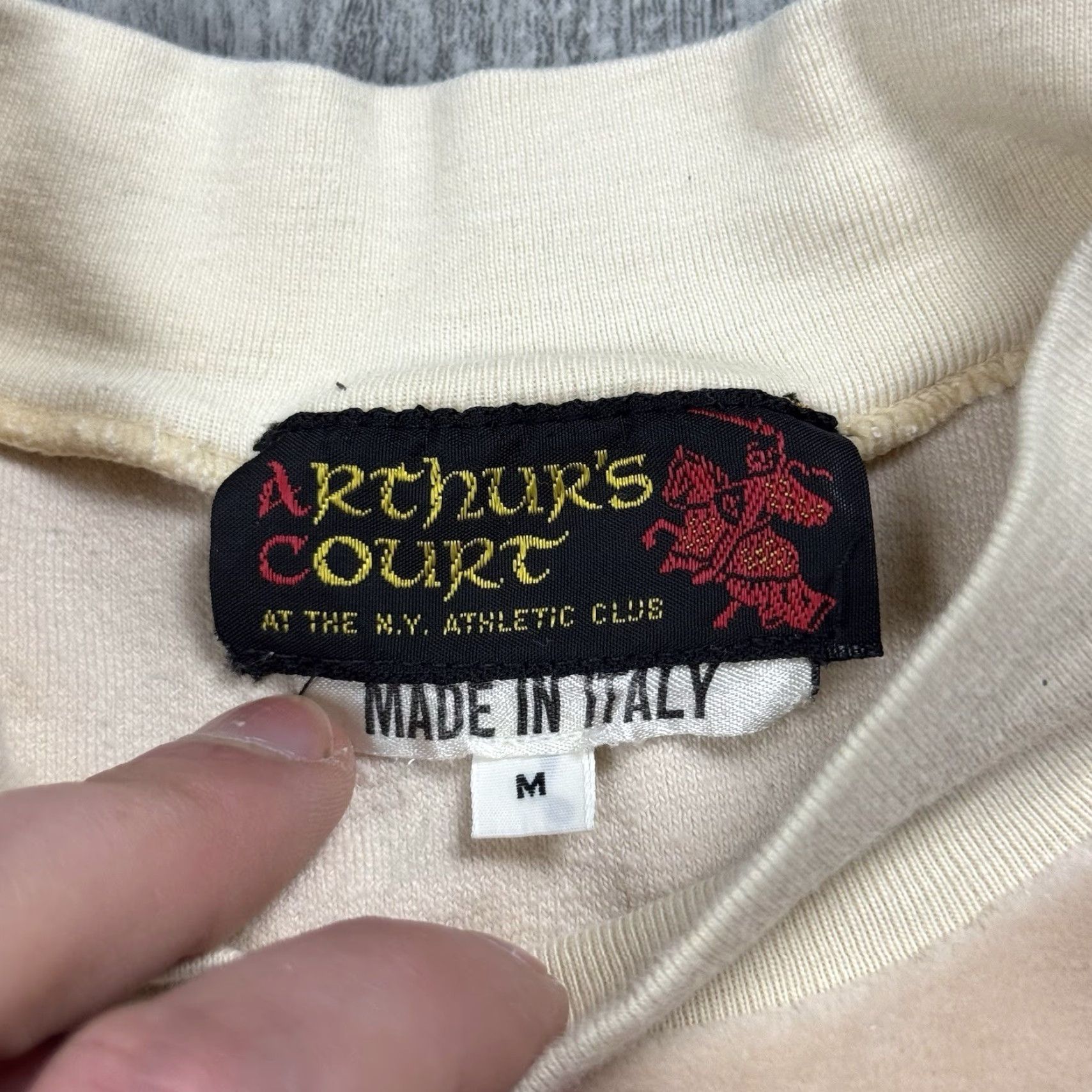 Velour VINTAGE 1970s Arthurs Court NYAC Velour Pullover Sweater M Men Beige Casual Size US M / EU 48-50 / 2 - 3 Thumbnail