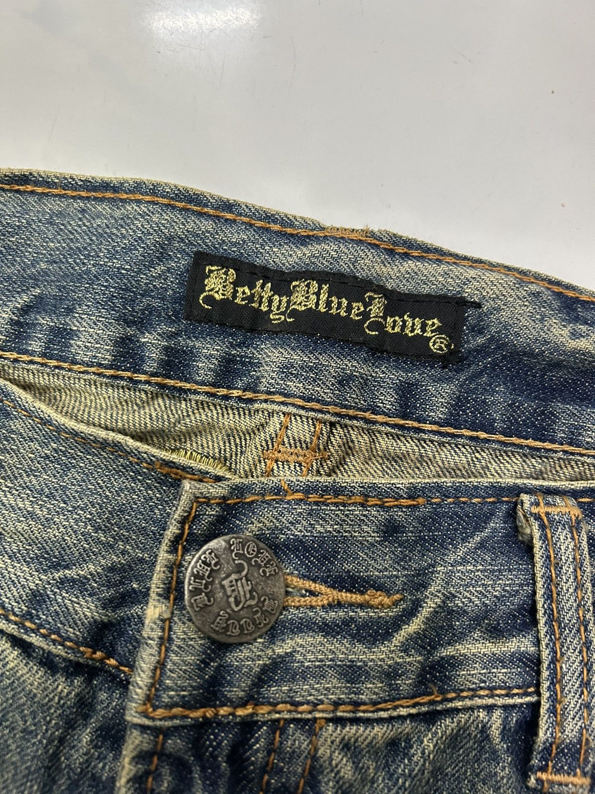 Japanese Brand Japanese Y2k Big Patch embroidered logo Mudwash Short Jeans Size US 35 - 12 Thumbnail