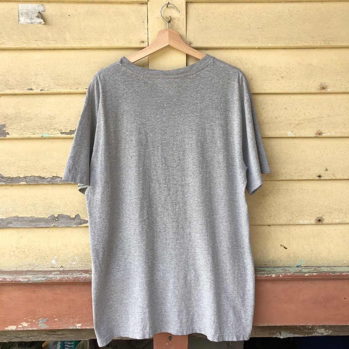 Vintage Thrashed Vintage 90s NIKE Small Logo Tshirt Size US M / EU 48-50 / 2 - 8 Thumbnail