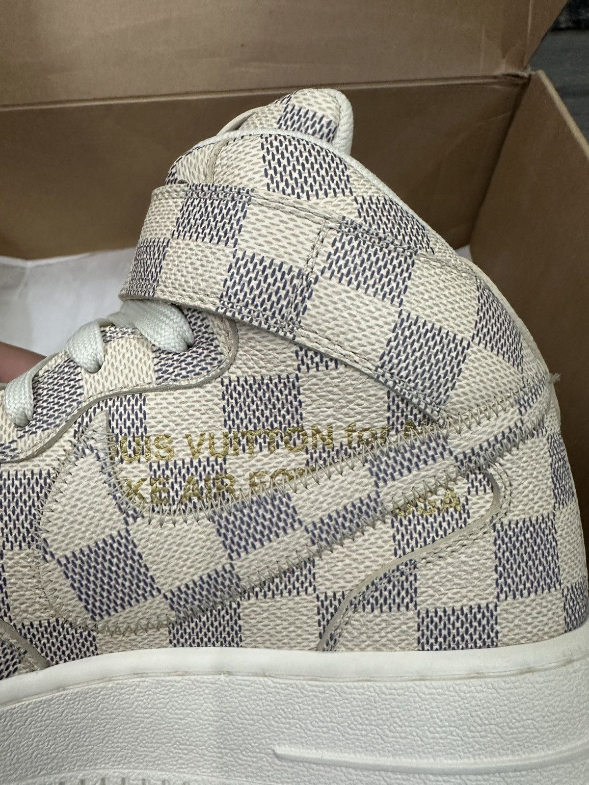Louis Vuitton Louis Vuitton AF1 Mid Graffiti DS Size 7.5 Size US 7.5 / EU 40-41 - 14 Thumbnail