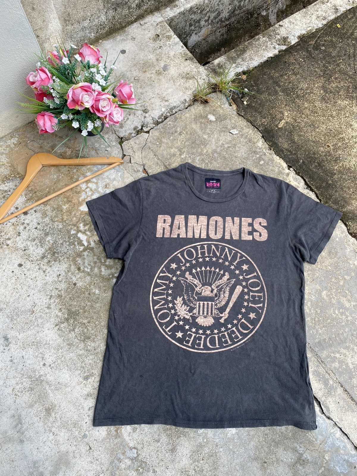 Band Tees 2012 Romones Band Tshirt Size US L / EU 52-54 / 3 - 1 Thumbnail