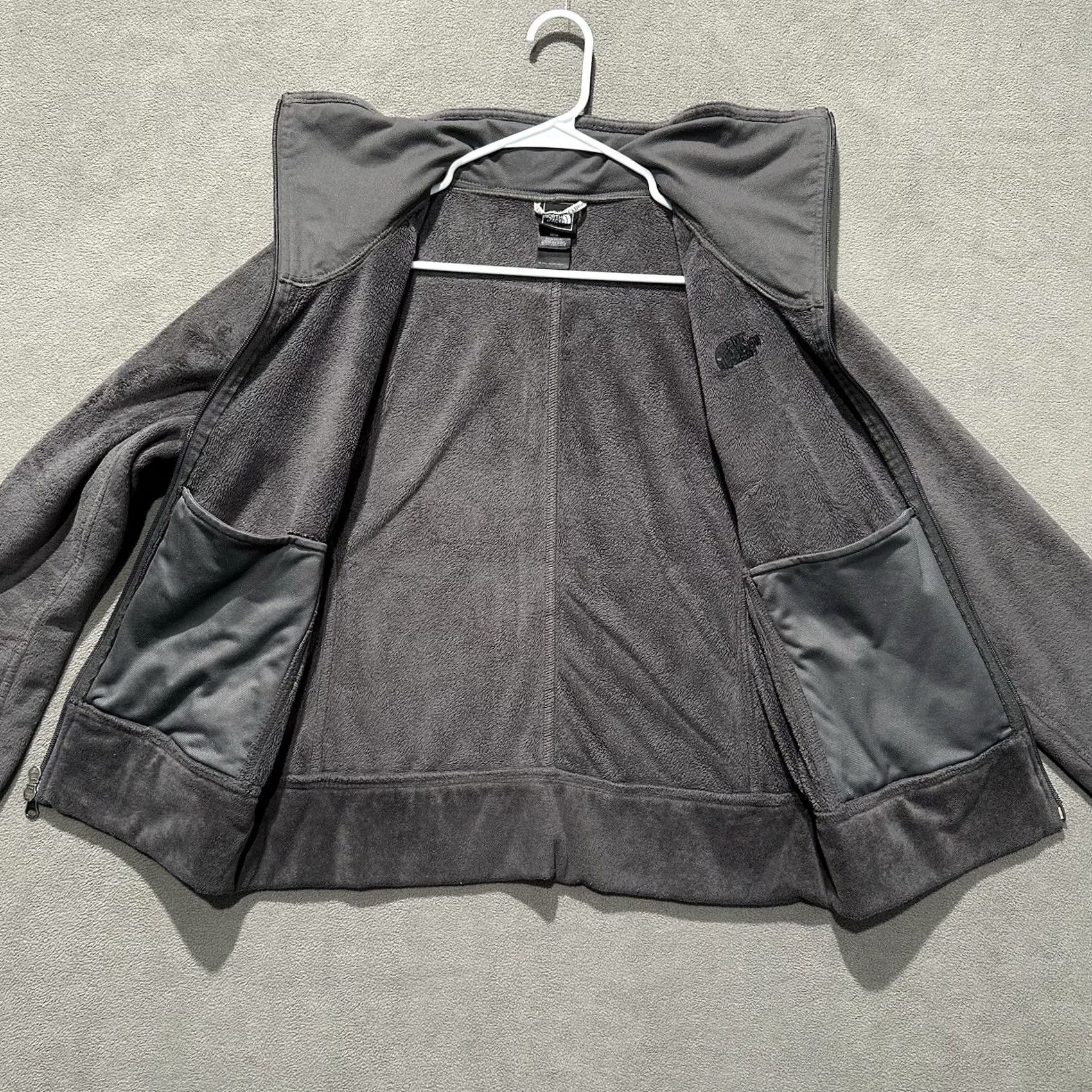 The North Face The North Face Jacket Womens Medium Gray Soft Plush Fleece Full Zip ANGU EUC Size M / US 6-8 / IT 42-44 - 3 Thumbnail