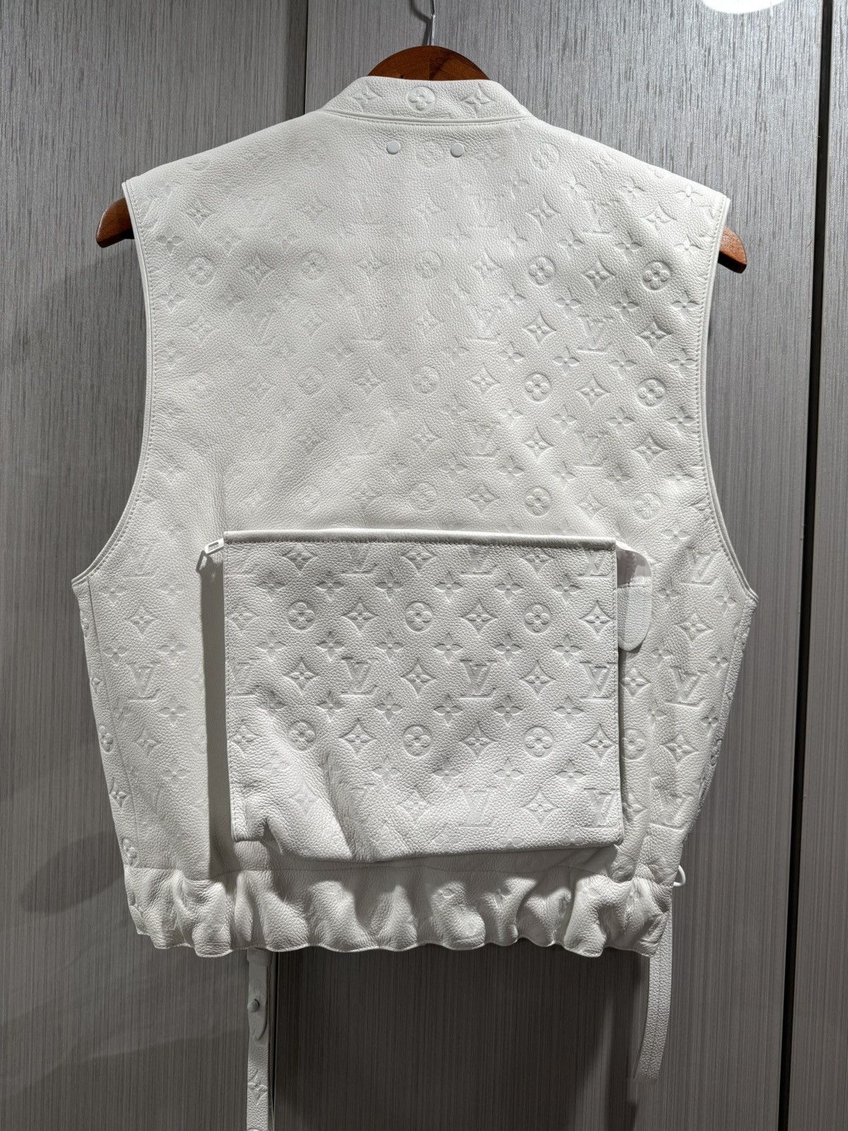 Louis Vuitton Louis Vuitton White Monogram Leather Pocket Utility Vest Size US M / EU 48-50 / 2 - 2 Thumbnail