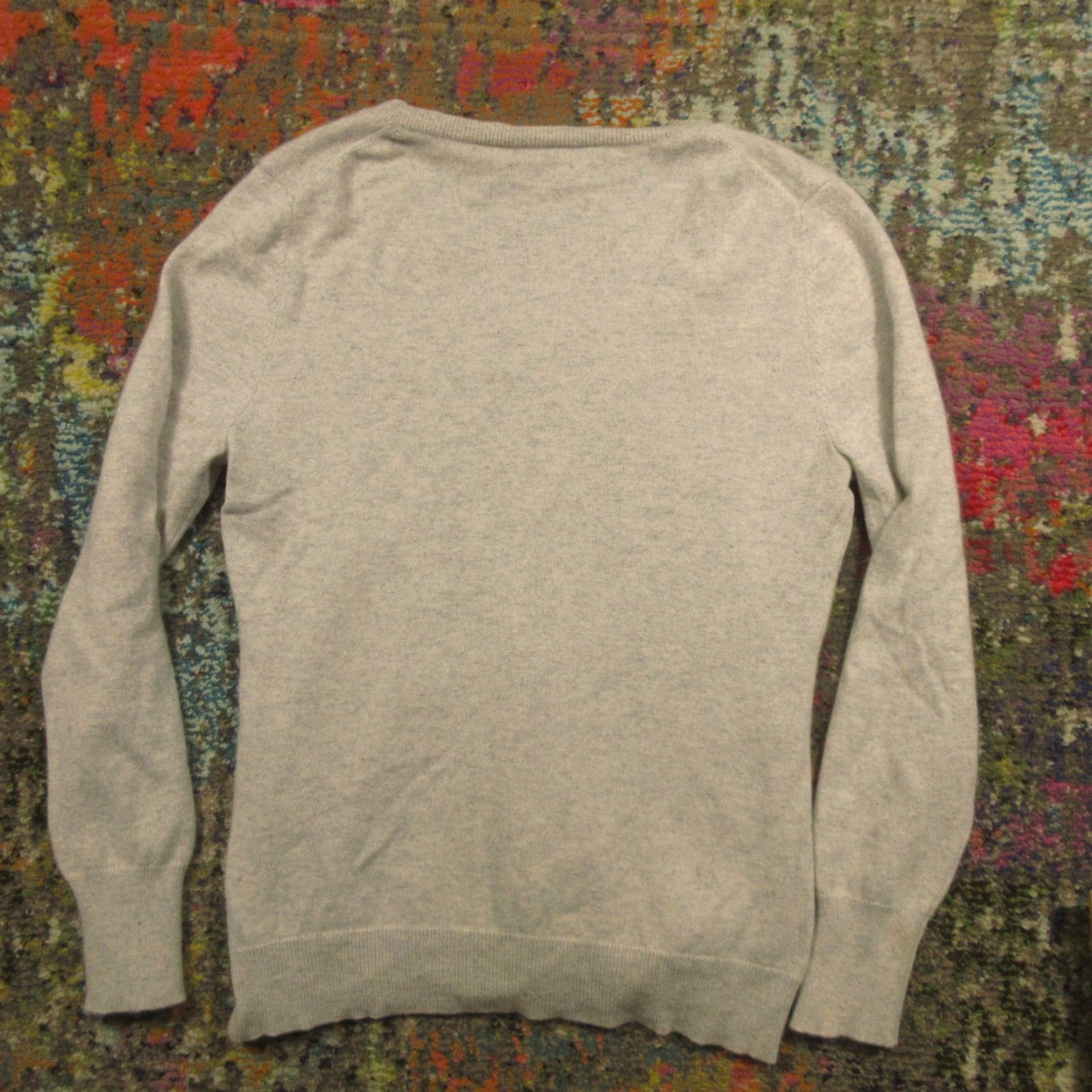 Vintage ALEX Marie Cashmere Sweater Women L Gray Long Sleeve V Neck Soft Knit Two Holes Size L / US 10 / IT 46 - 2 Thumbnail