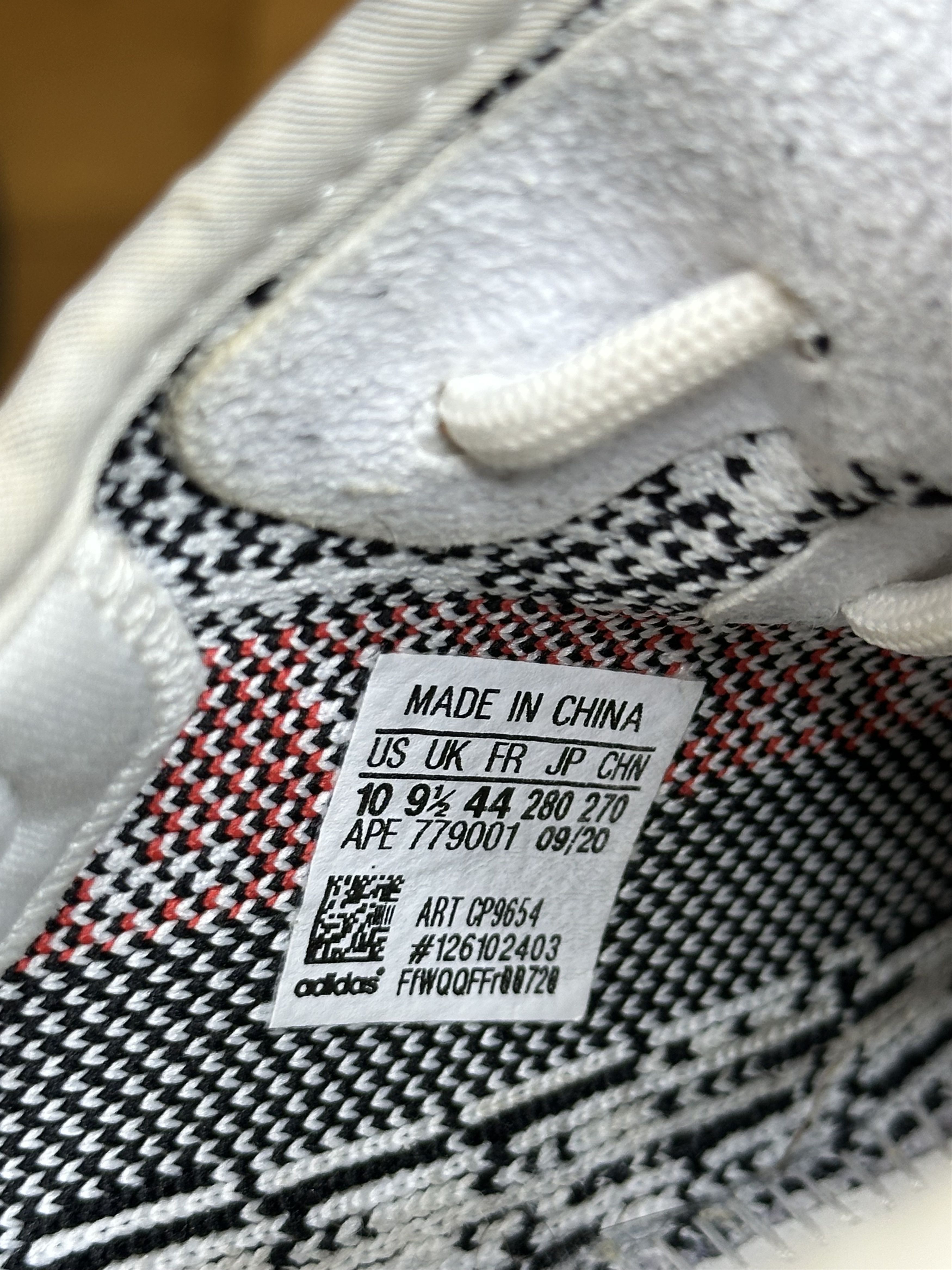 Adidas × Kanye West Adidas Yeezy Boost 350 V2 White/Black CP9654 US10 44 Size US 10 / EU 43 - 7 Thumbnail