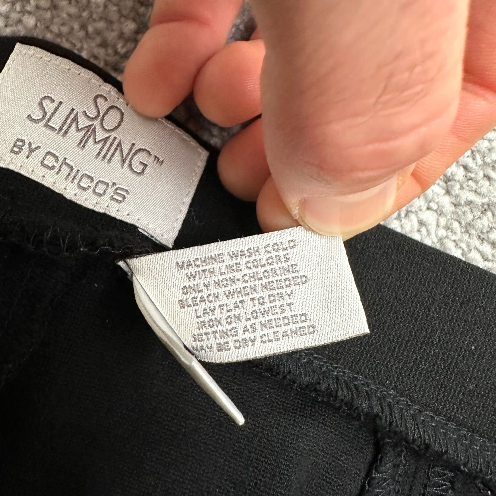 Vintage Chico's Black So Slimming Pull On Crop Pants Women S Slim 28x30 Mid Rise Tapered Flat Front Crop 0.5 Small Nylon Rayon Spandex Size 28" / US 6 / IT 42 - 6 Thumbnail