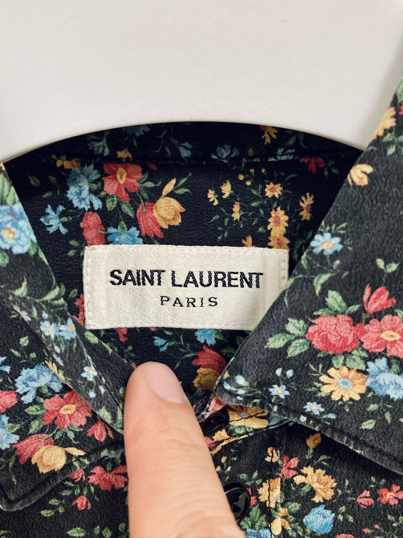 Saint Laurent Paris SAINT LAURENT PARIS BY HEDI SLIMANE 16AW FLORAL SILK SHIRT Size S / US 4 / IT 40 - 3 Thumbnail